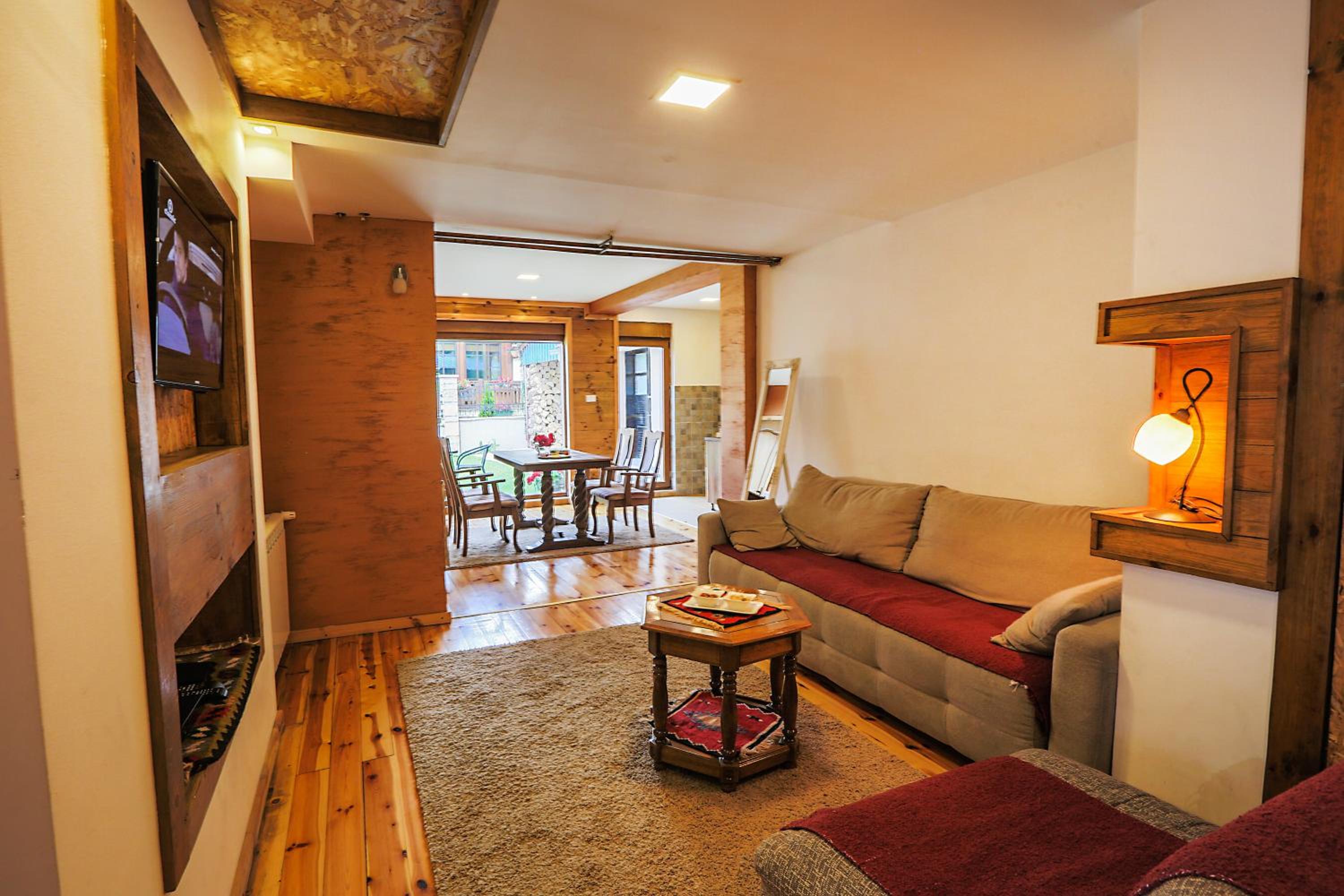 Apartment With Garden View