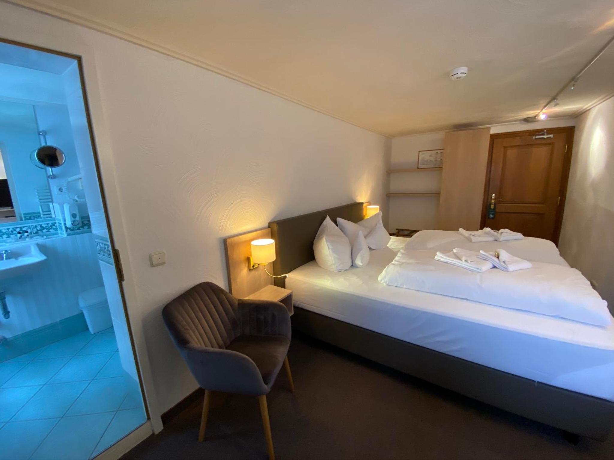 Standard Double Room photo 3
