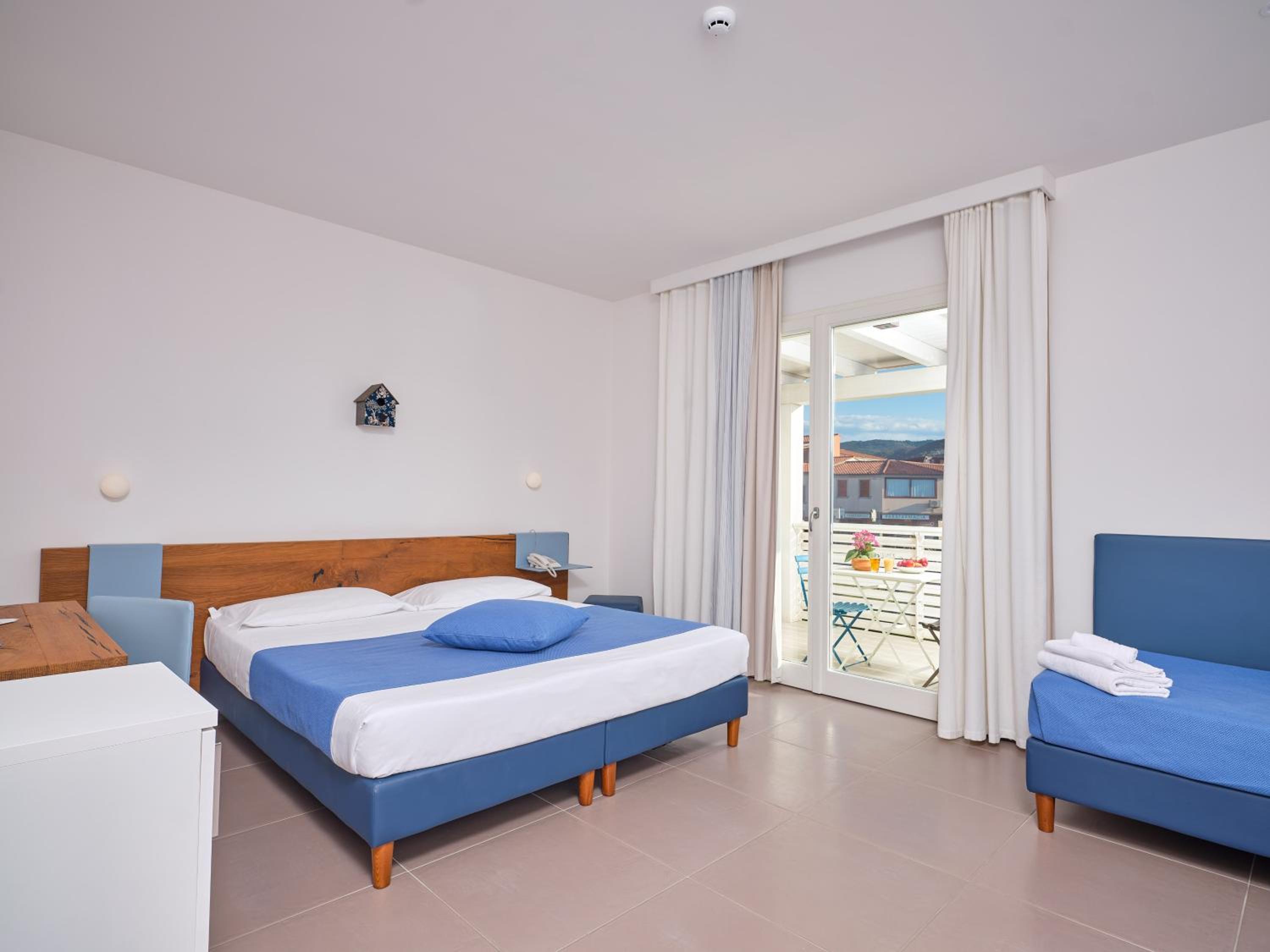 Superior Triple Room photo 2