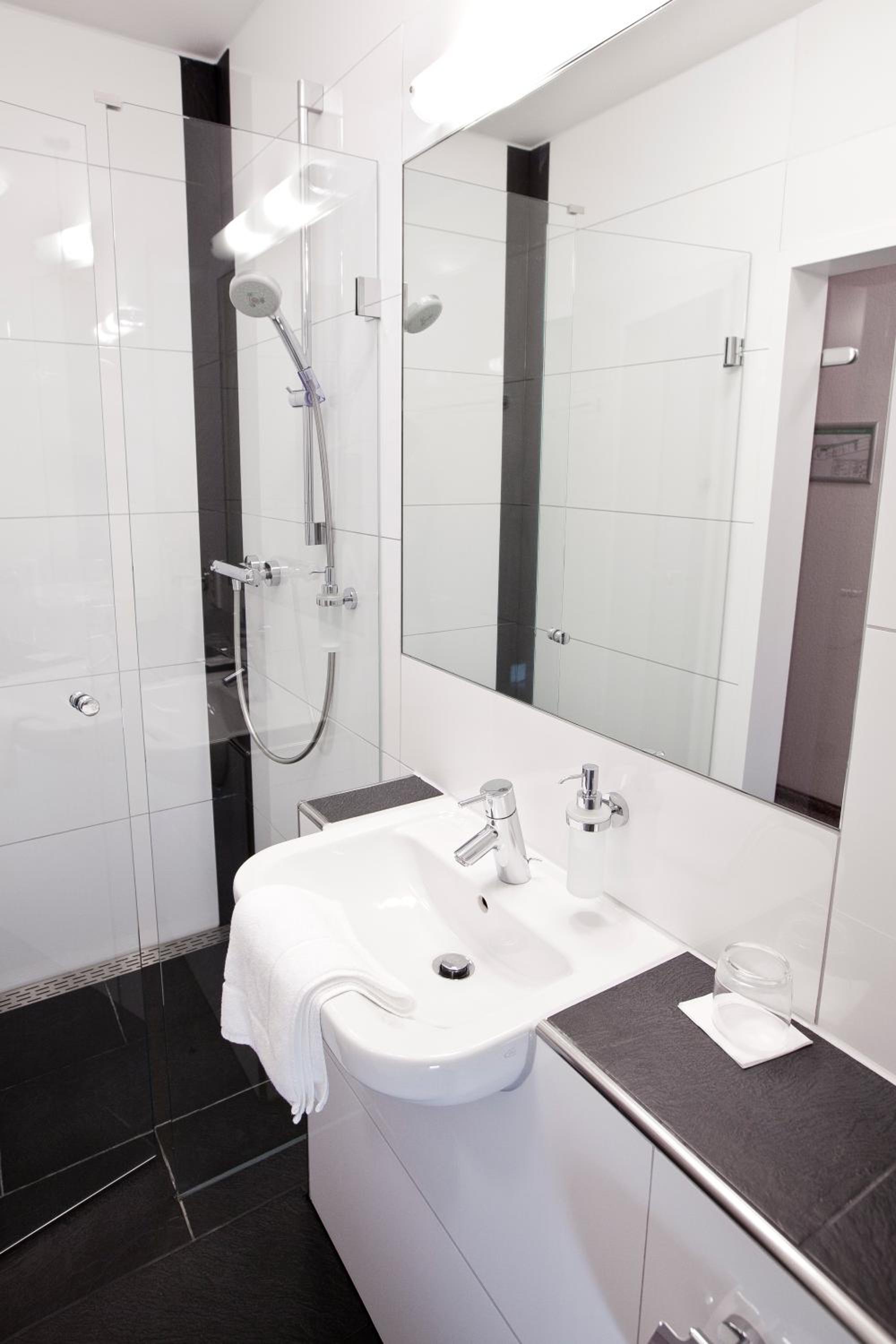 Double Room - Photo 2