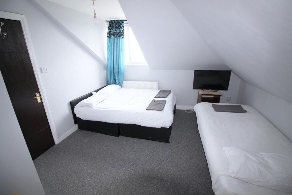 Triple Room with Shower