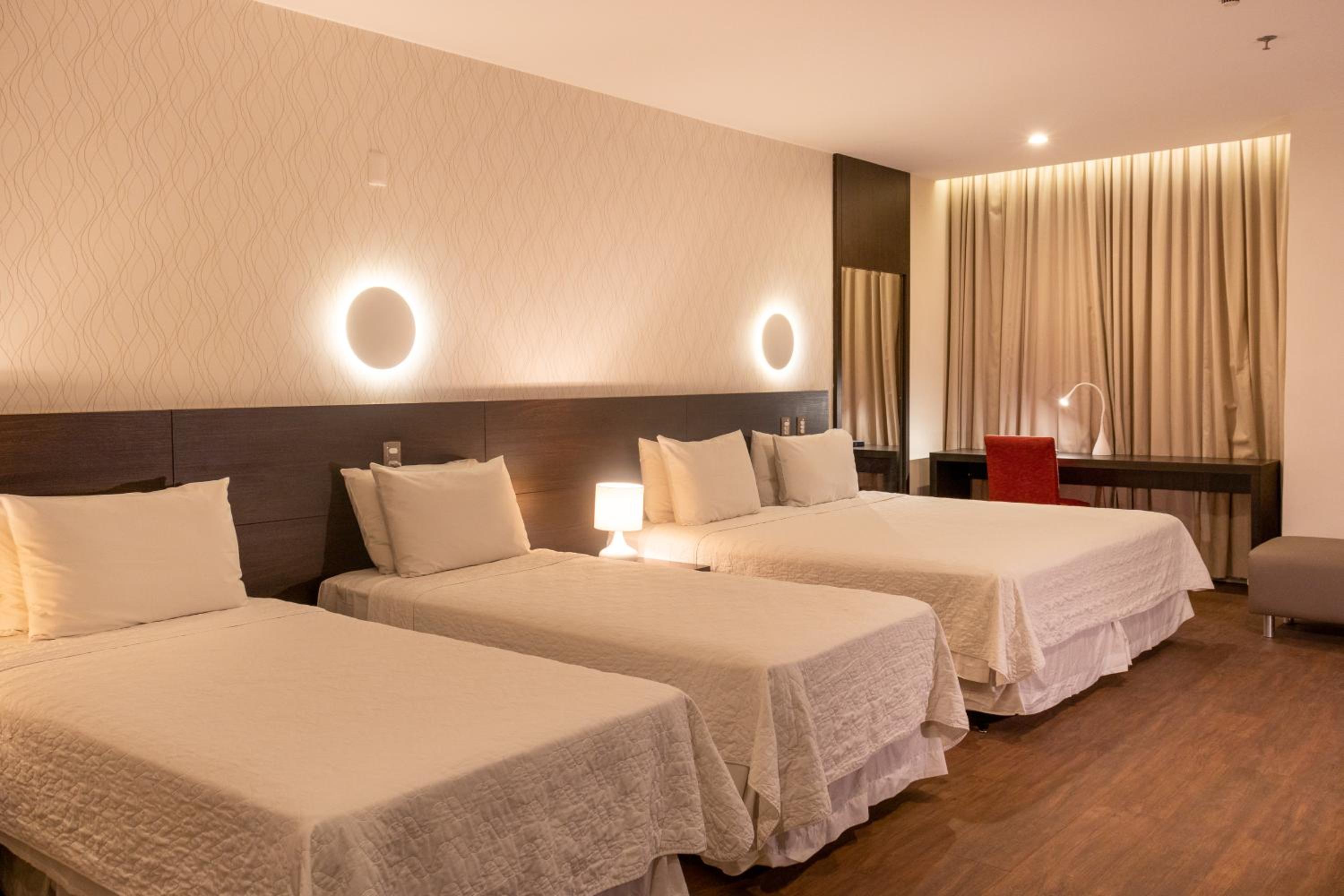 Deluxe Family Suite photo 1