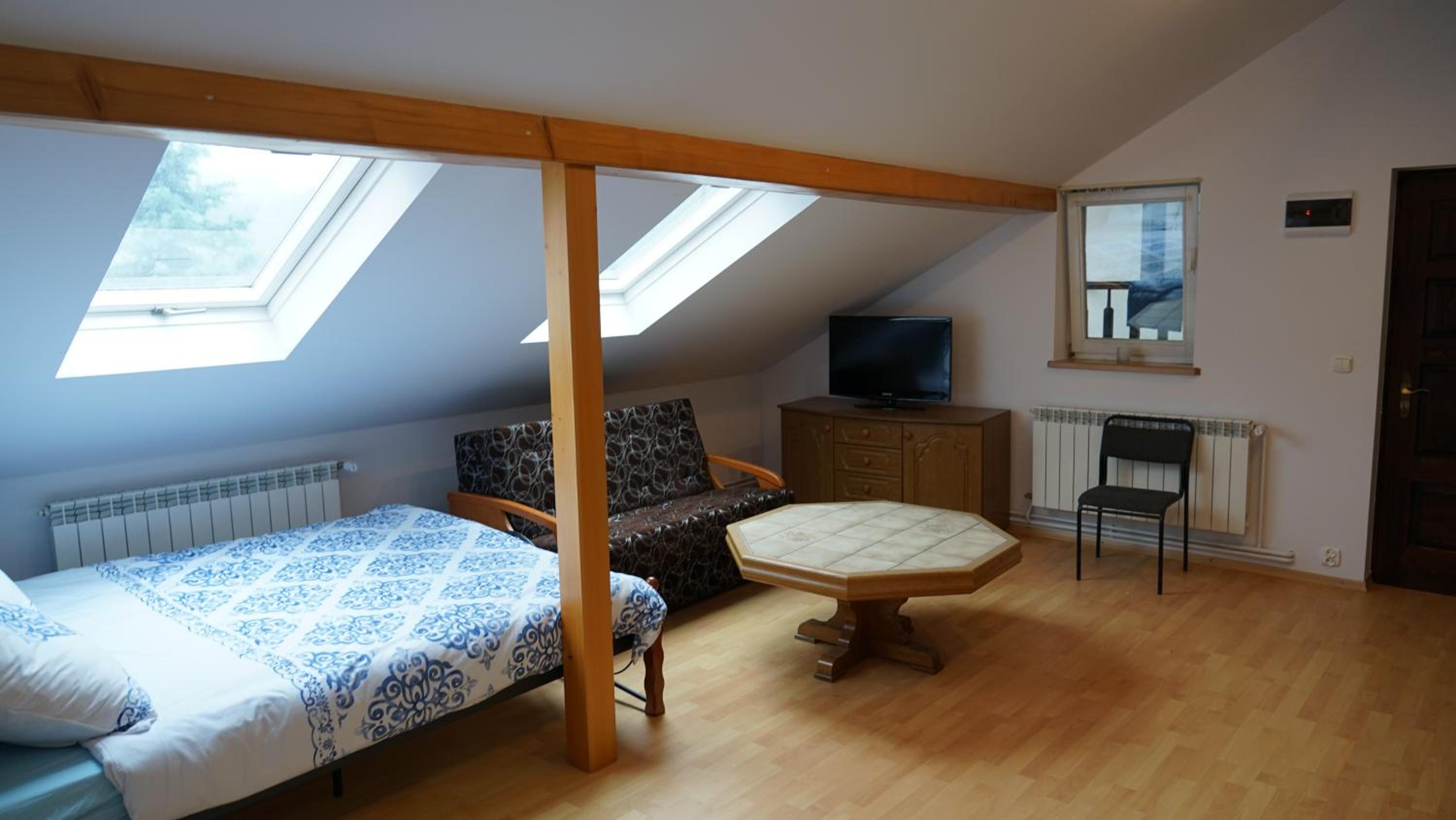 Family Studio - Photo 2