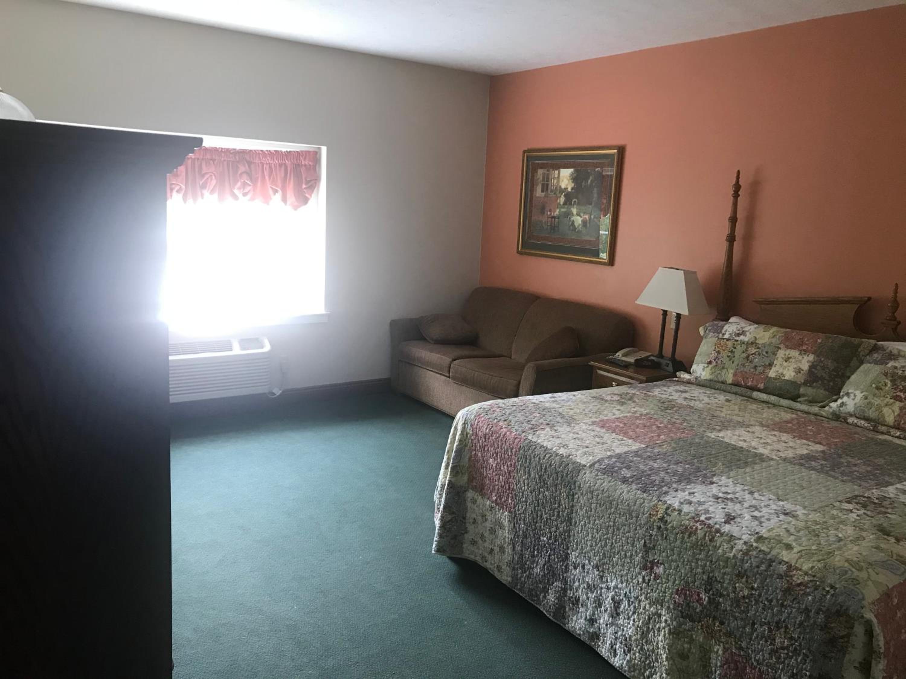 Standard King Room photo 1