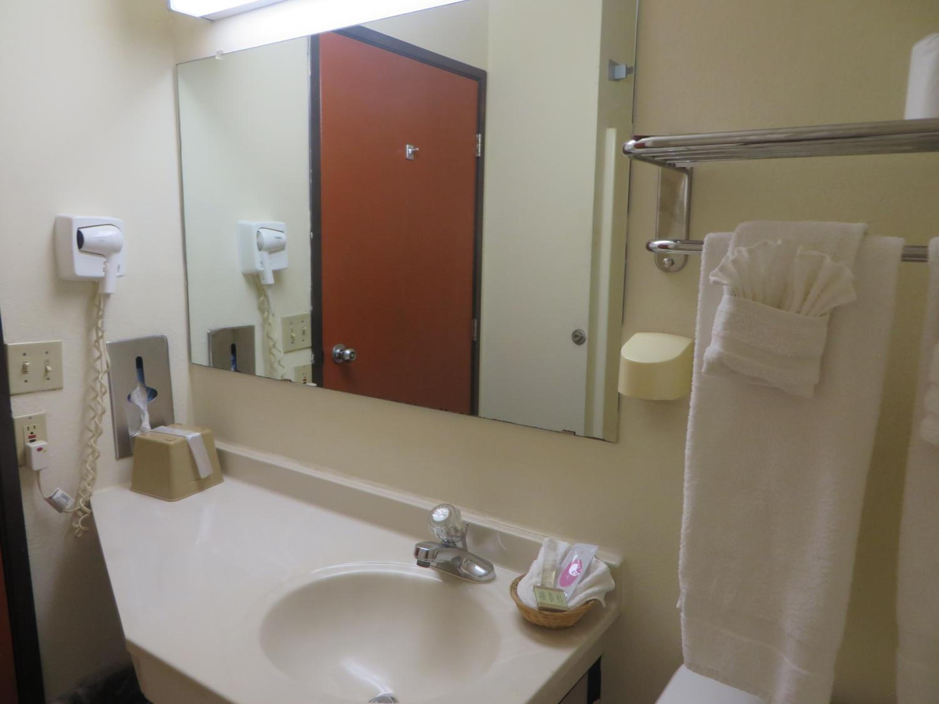 King Room - Non-Smoking - Photo 10