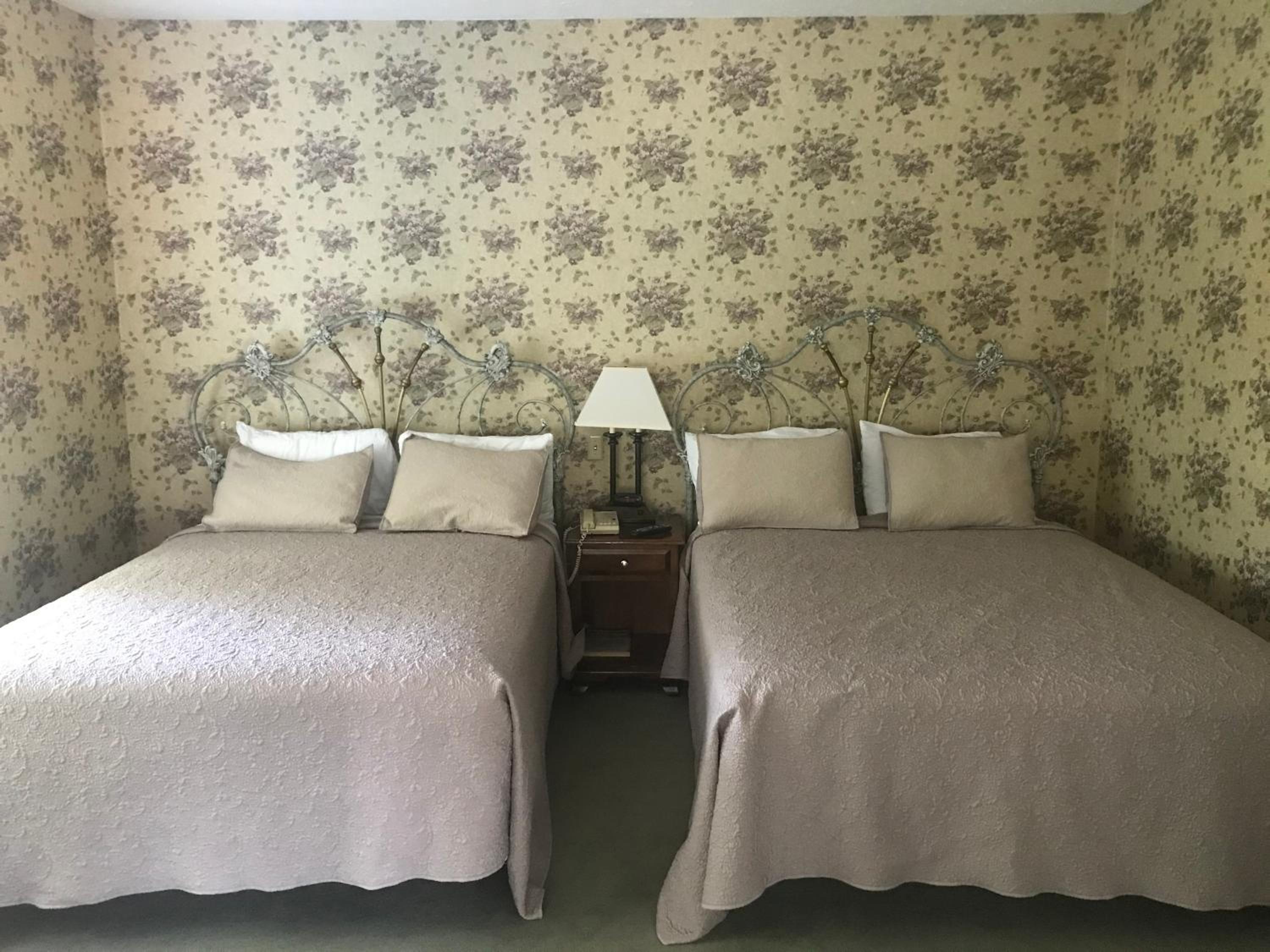 Standard Queen Room with Two Queen Beds photo 1