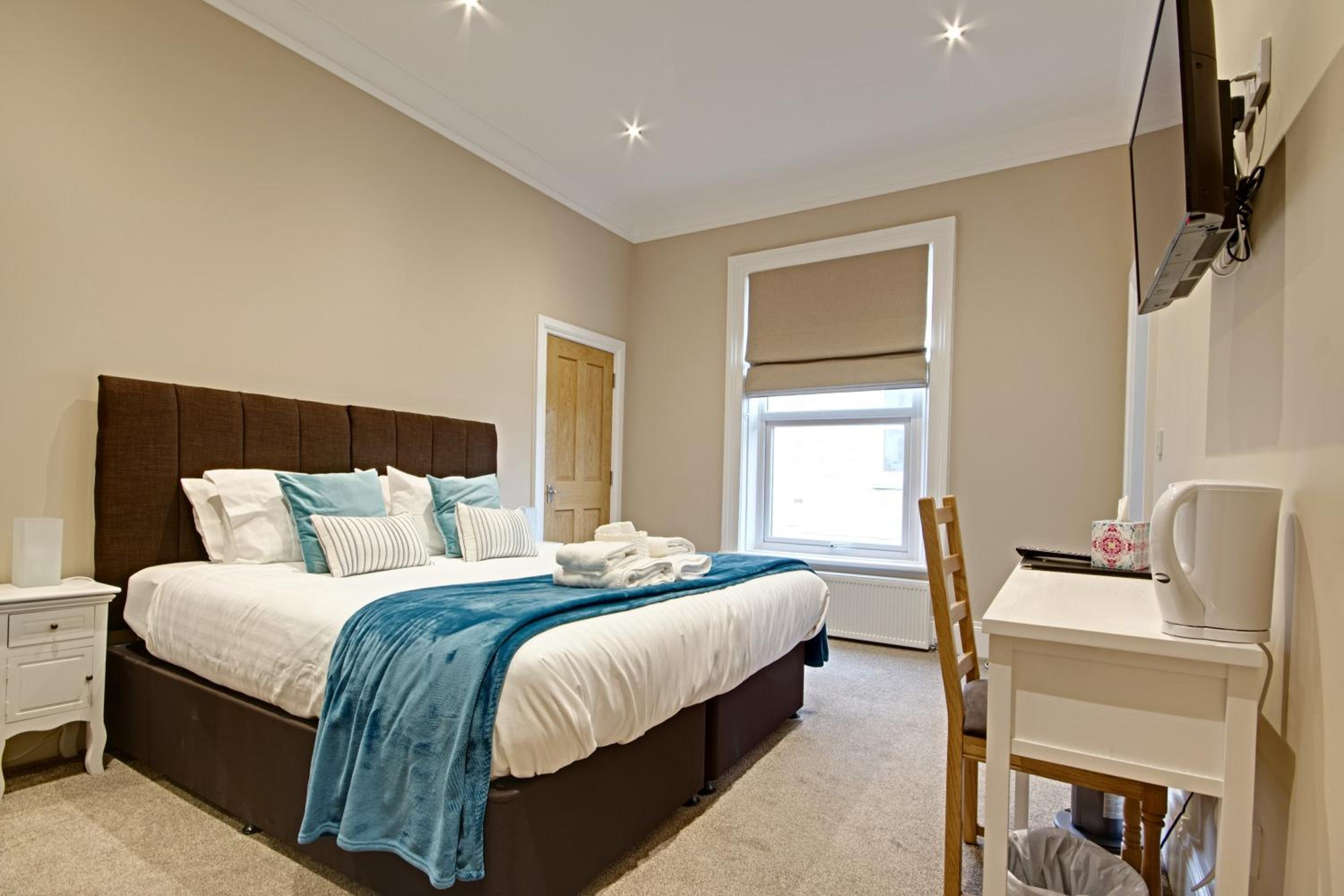 Deluxe Double or Twin Room - Photo 4