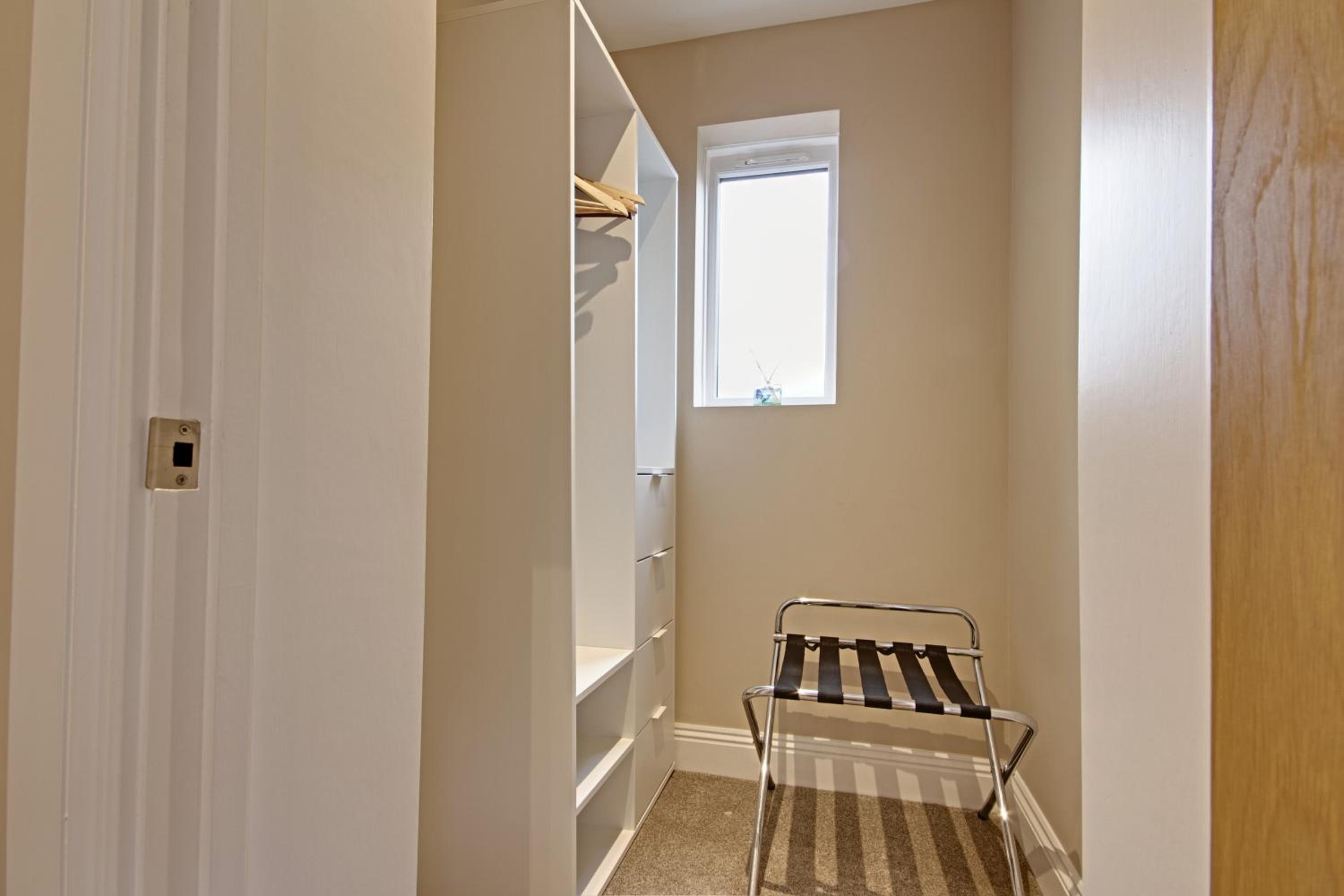 Deluxe Double or Twin Room - Photo 10