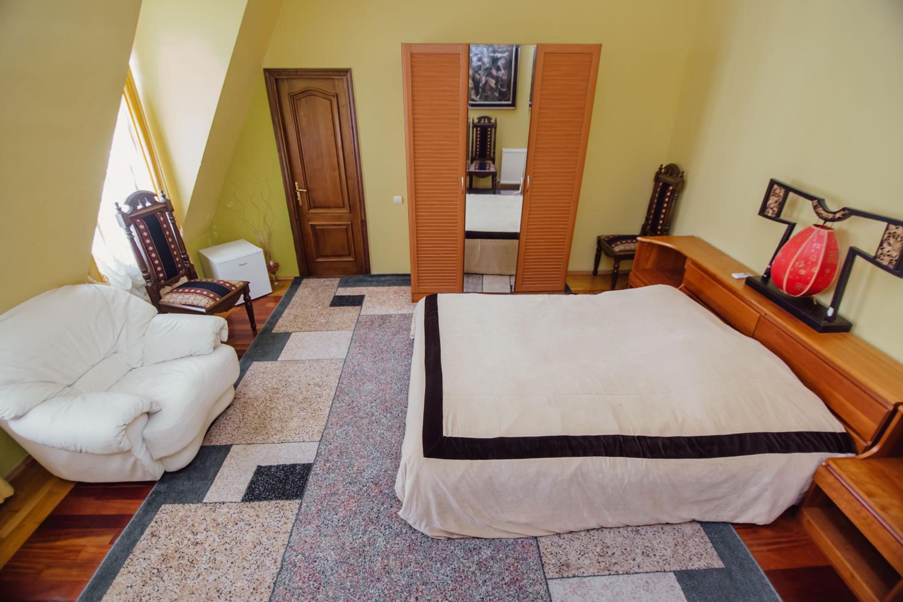 Large Double Room