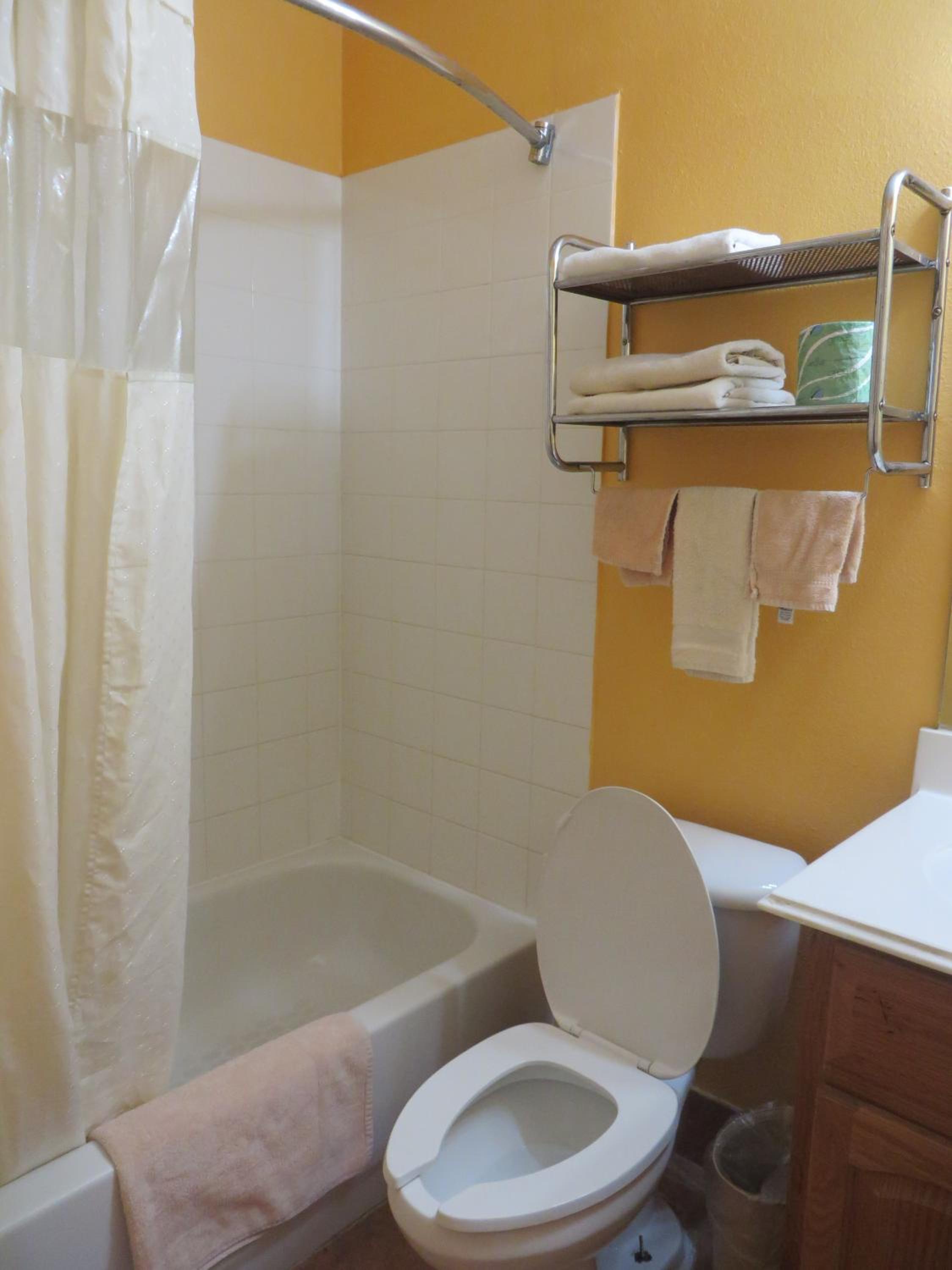 Double Room with Two Double Beds - Photo 6
