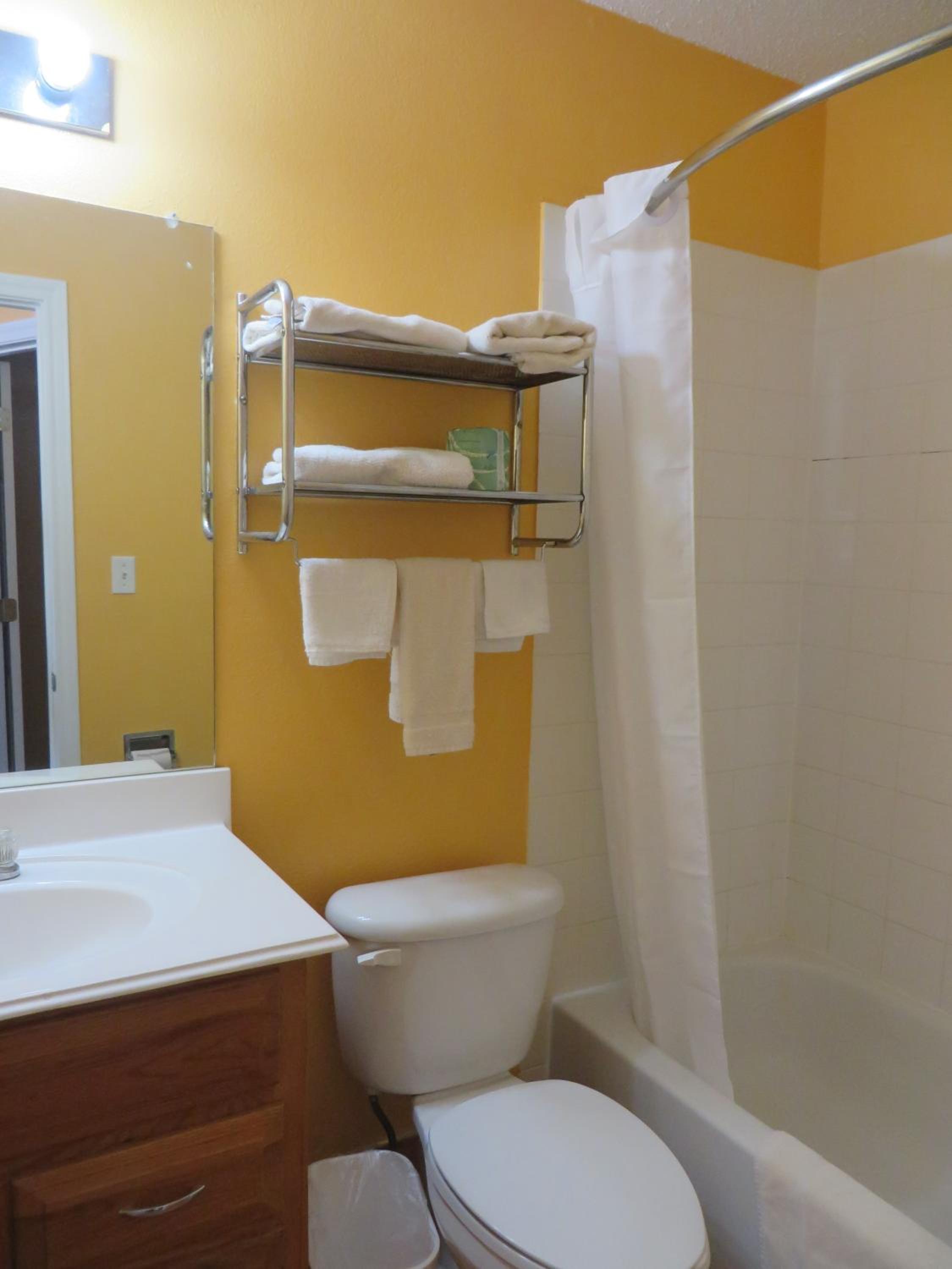 Double Room with Two Double Beds - Photo 7