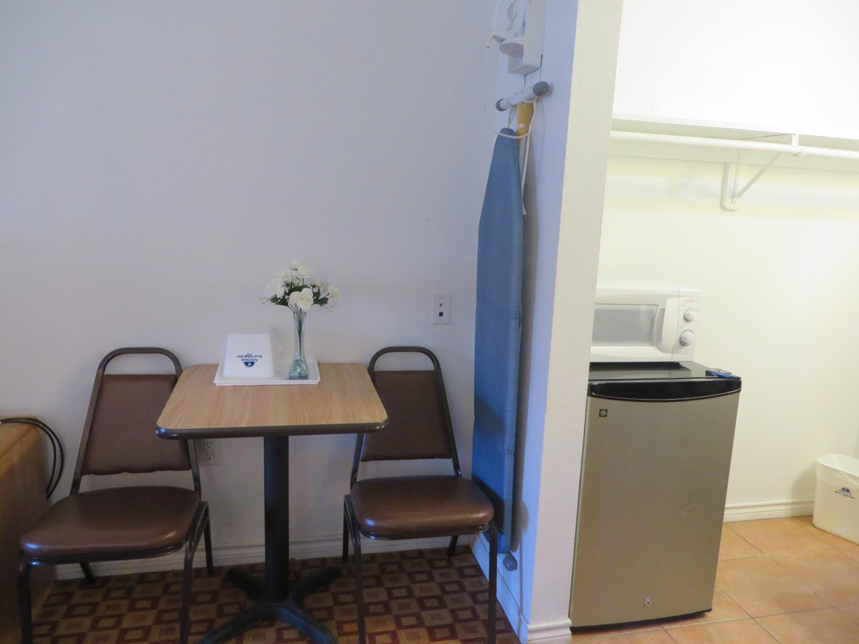 Double Room with Two Double Beds - Photo 9