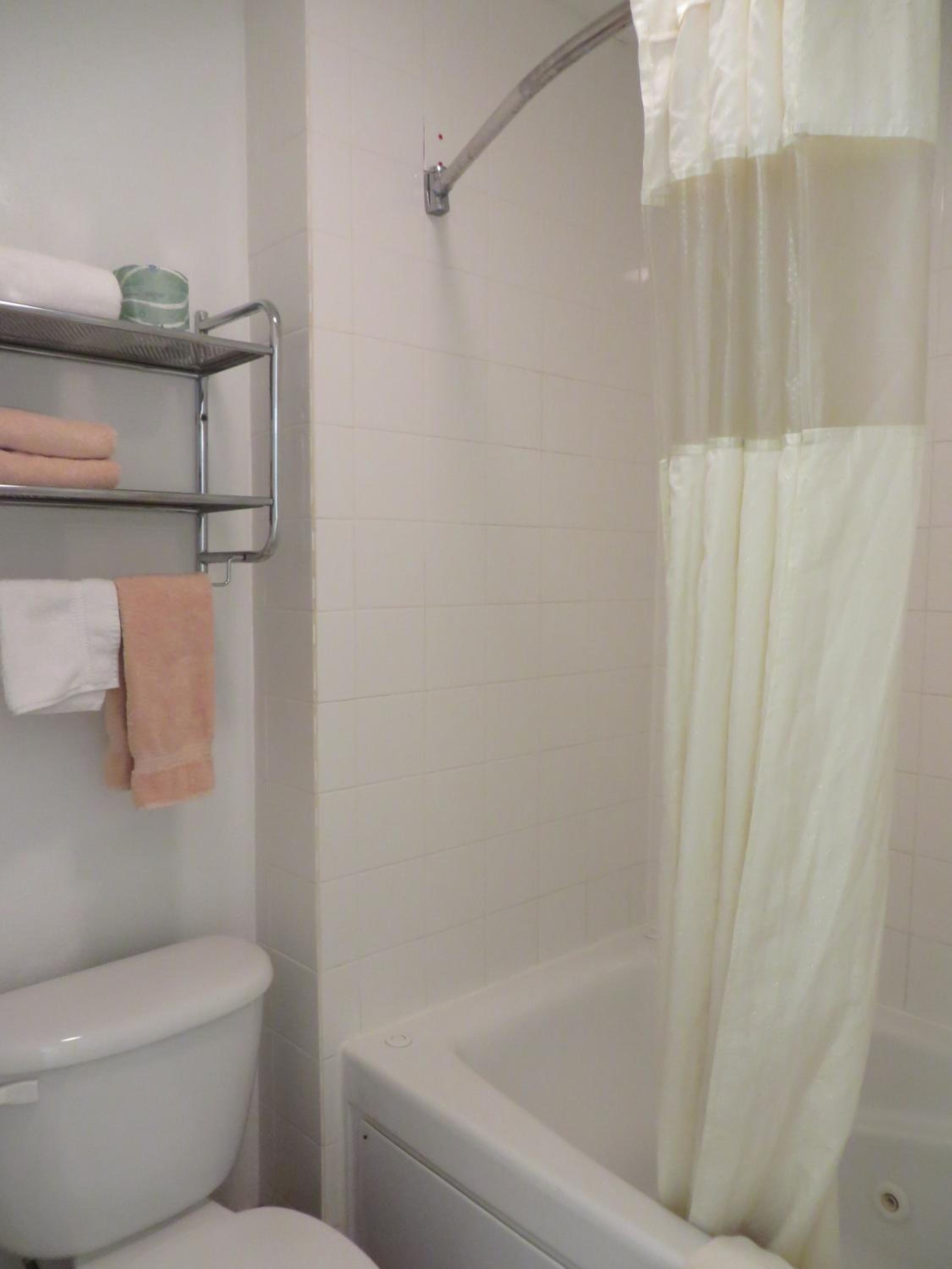 Double Room with Two Double Beds - Photo 11