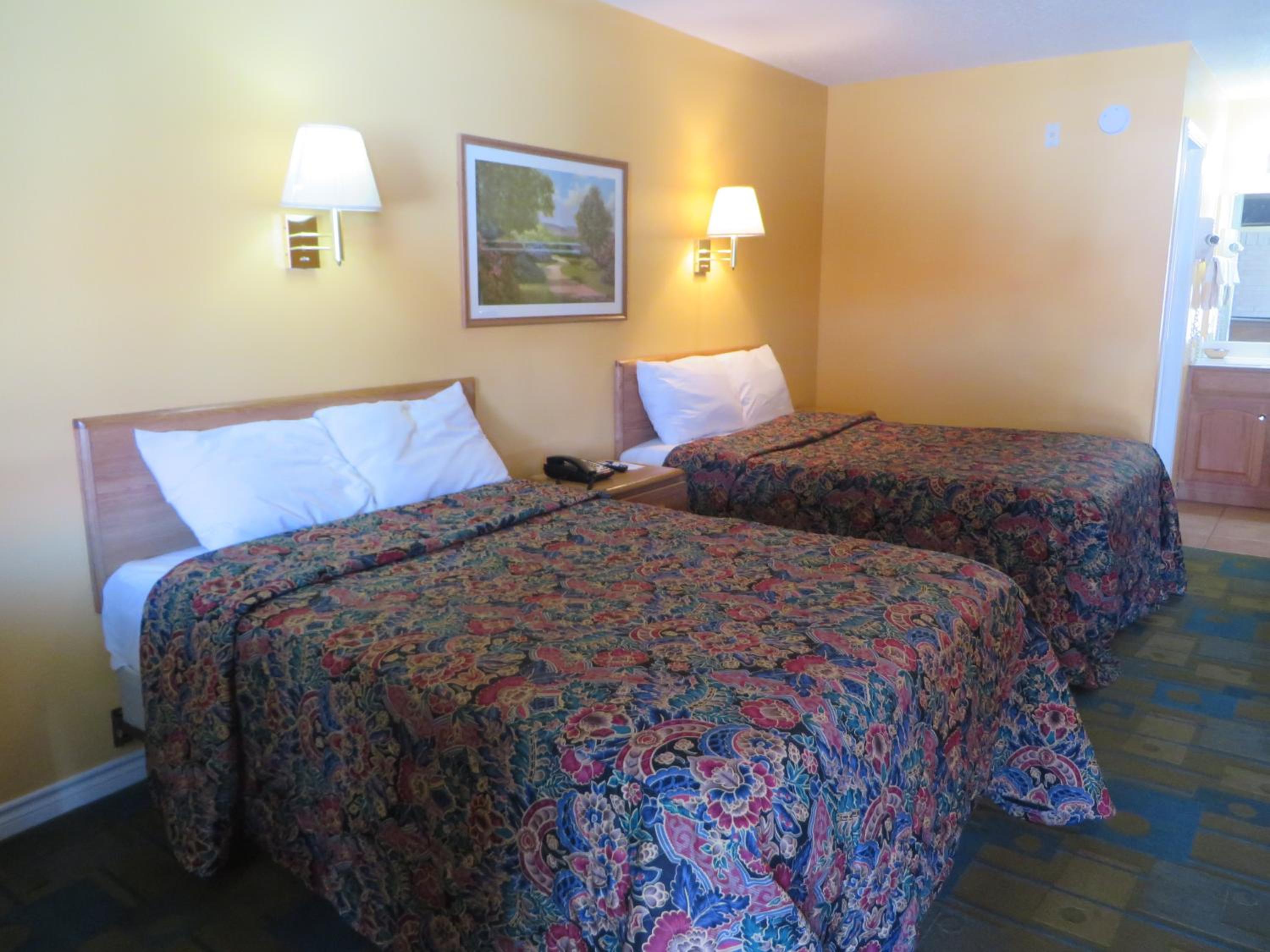 Double Room with Two Double Beds - Photo 1