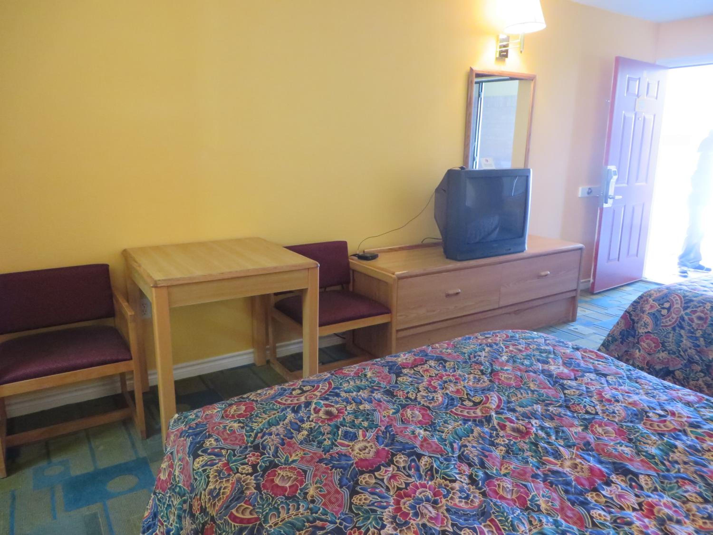 Double Room with Two Double Beds - Photo 13