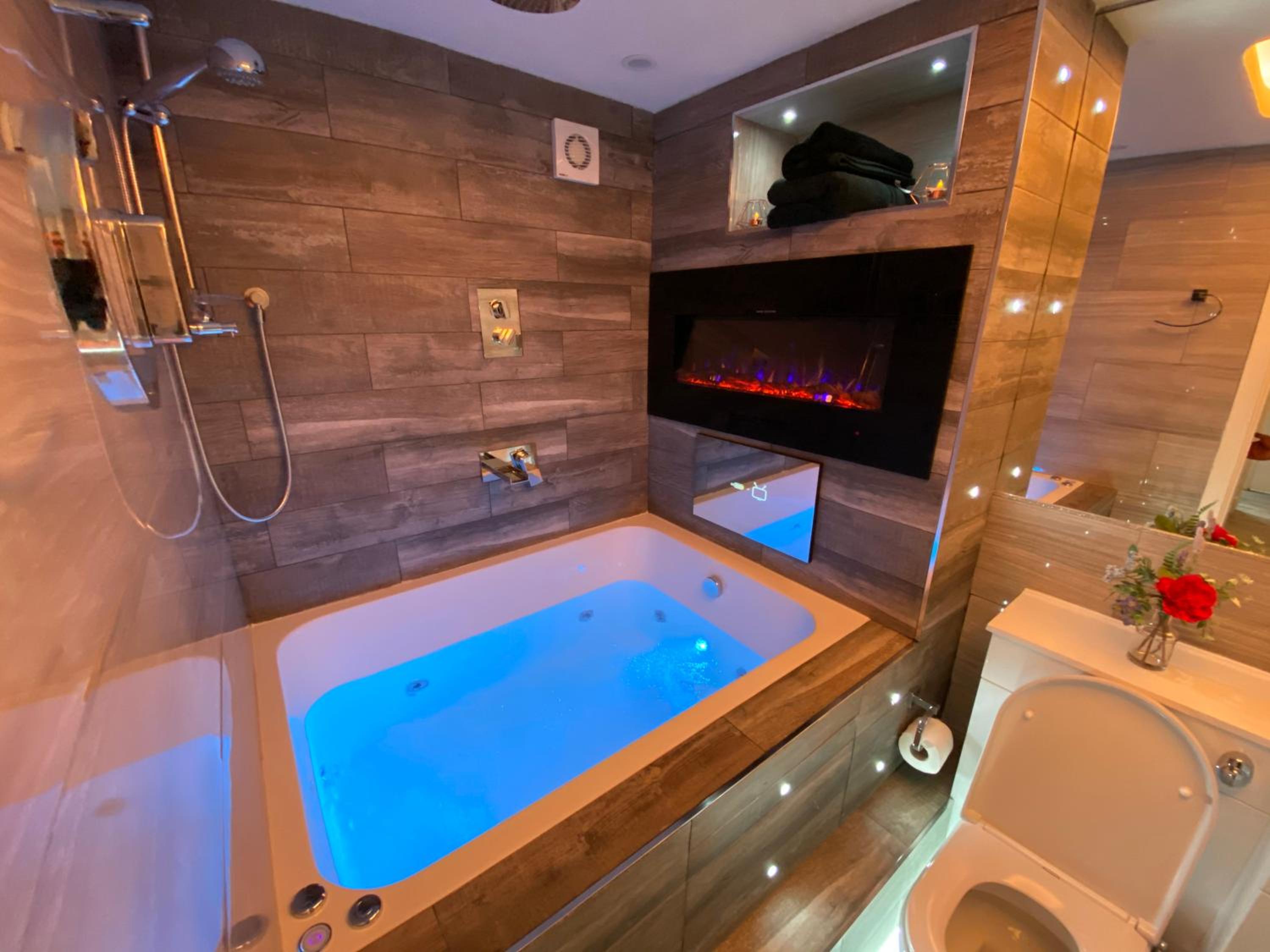 Superior Suite - Photo 31