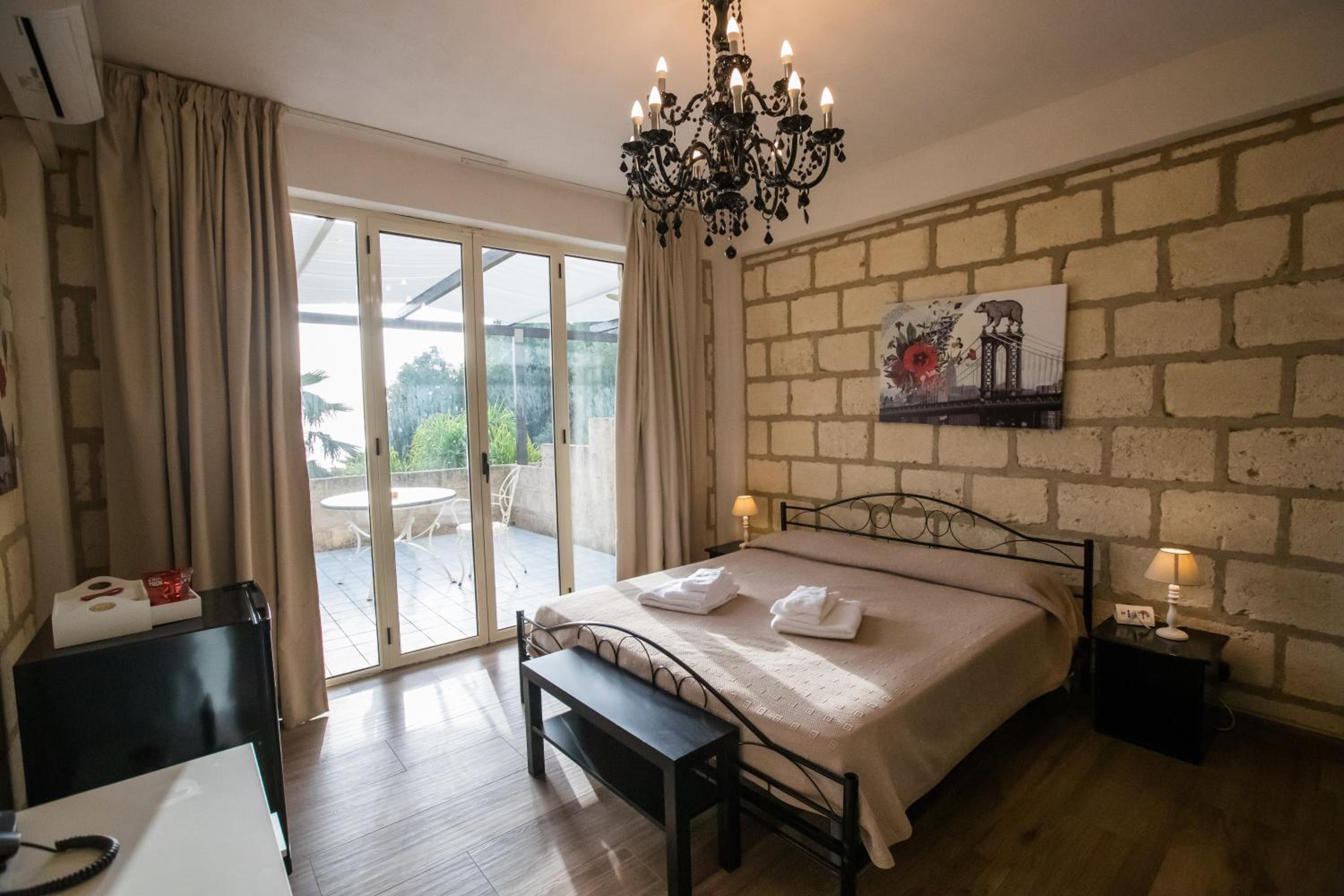 Deluxe Double Room - Photo 1