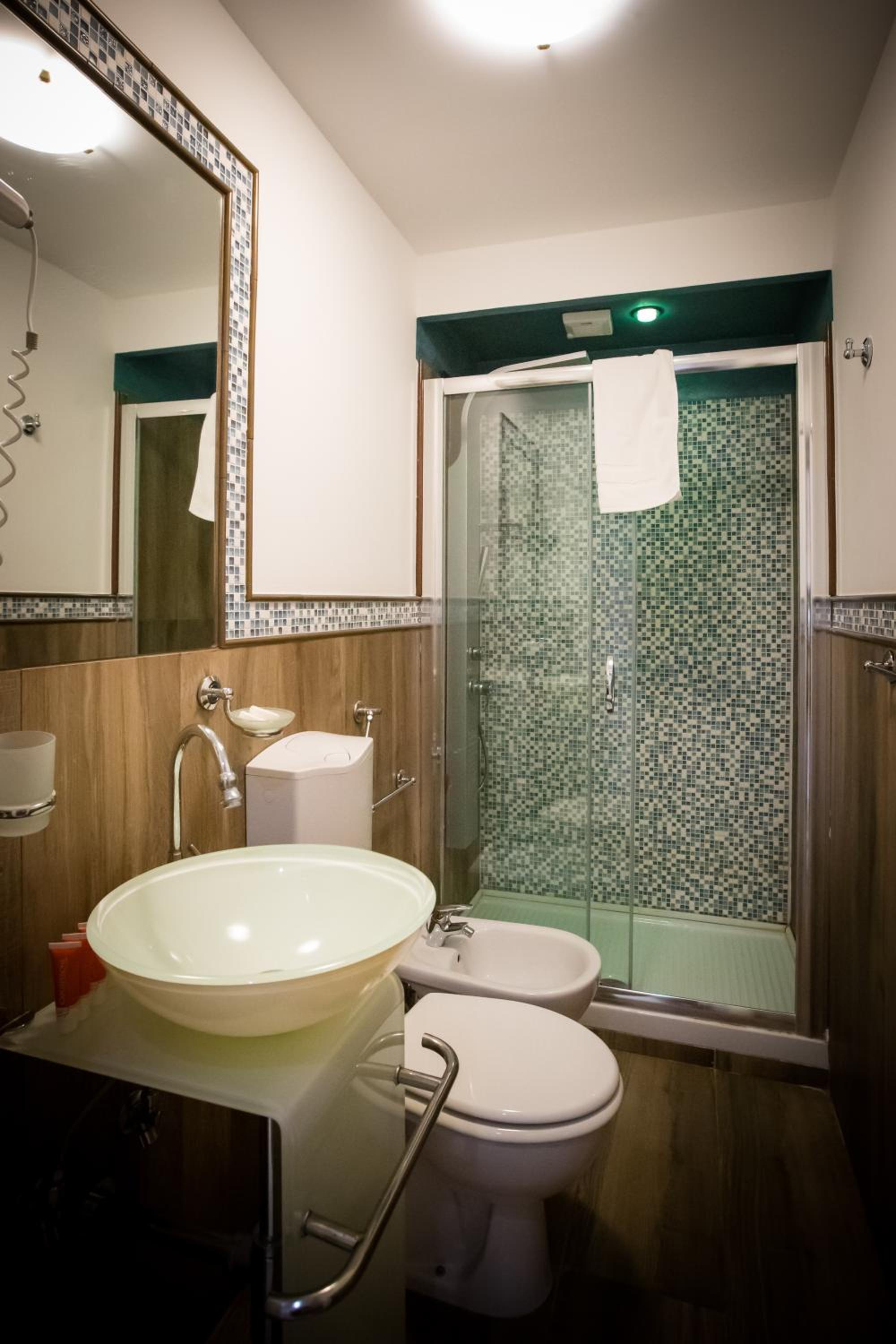 Deluxe Double Room - Photo 5