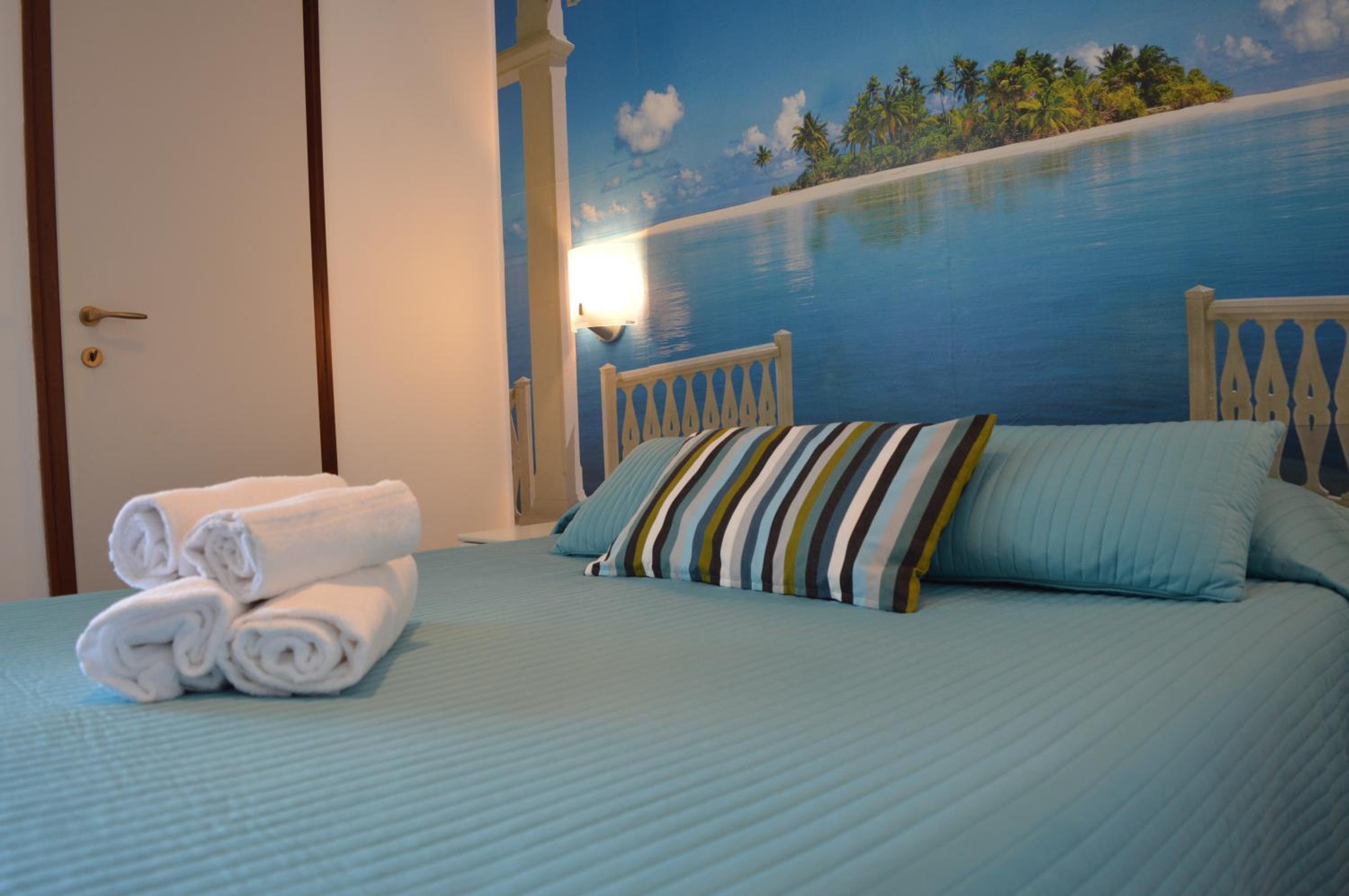Double Room - Photo 9