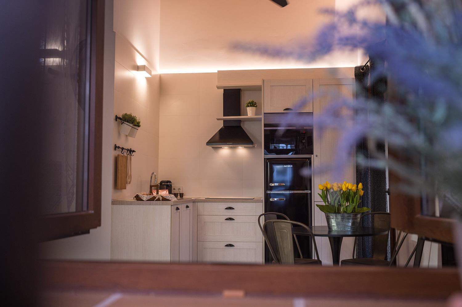 Two-Bedroom House - Photo 10