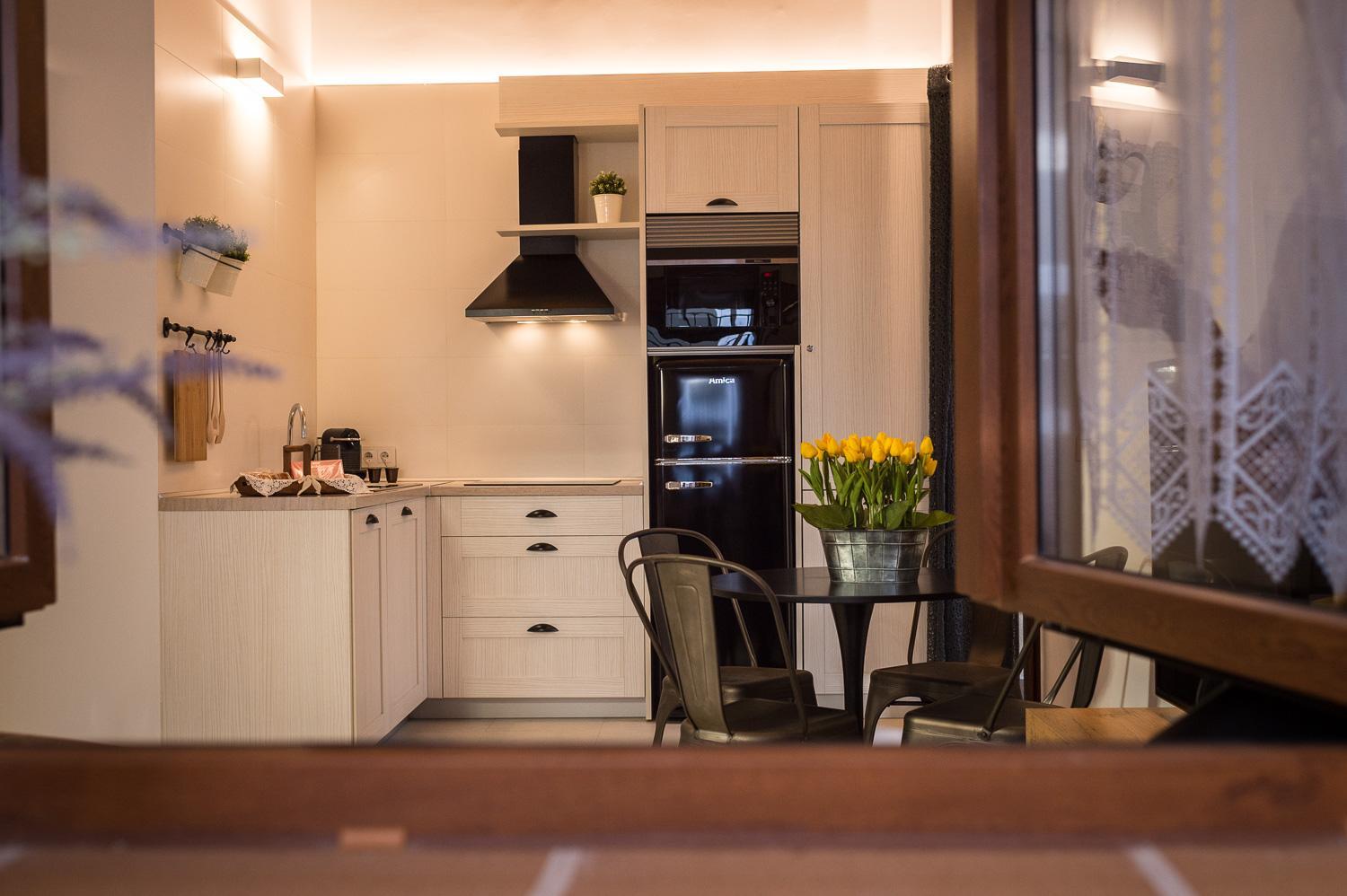Two-Bedroom House - Photo 11