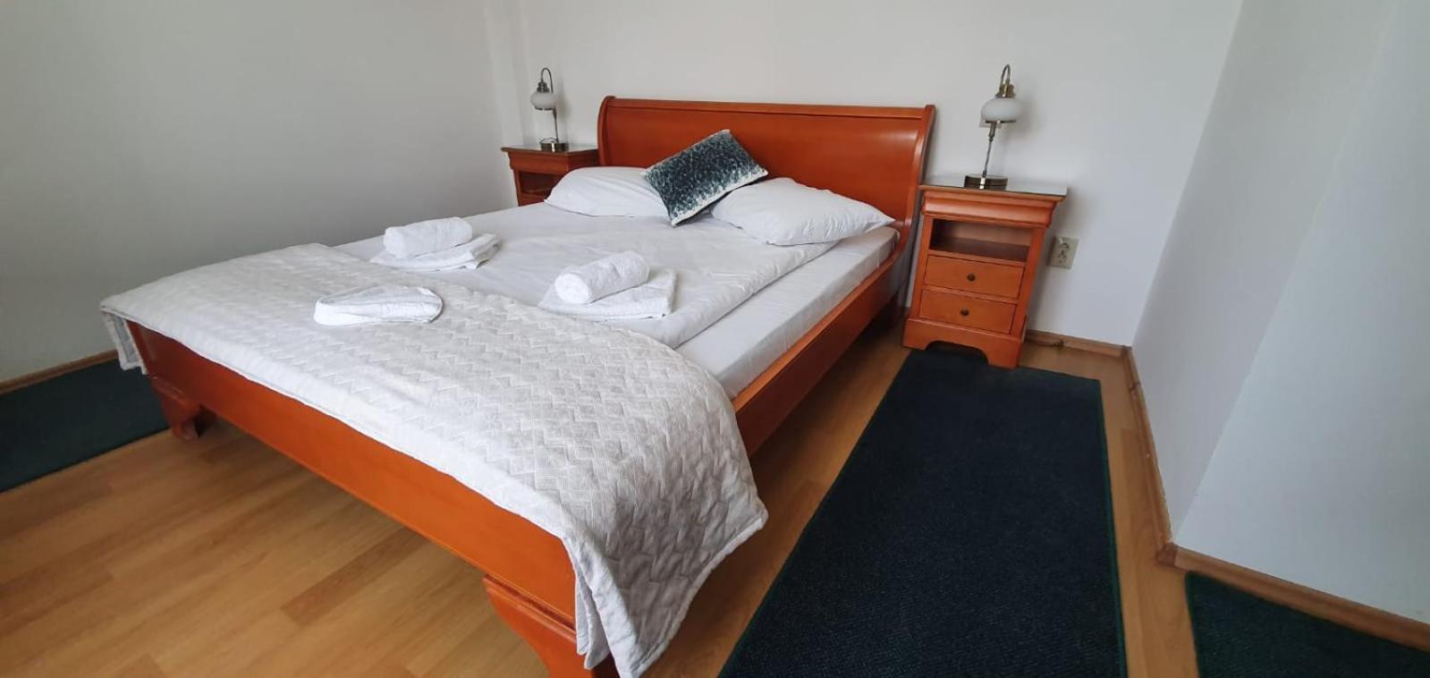 Two-Bedroom Apartment - Photo 2
