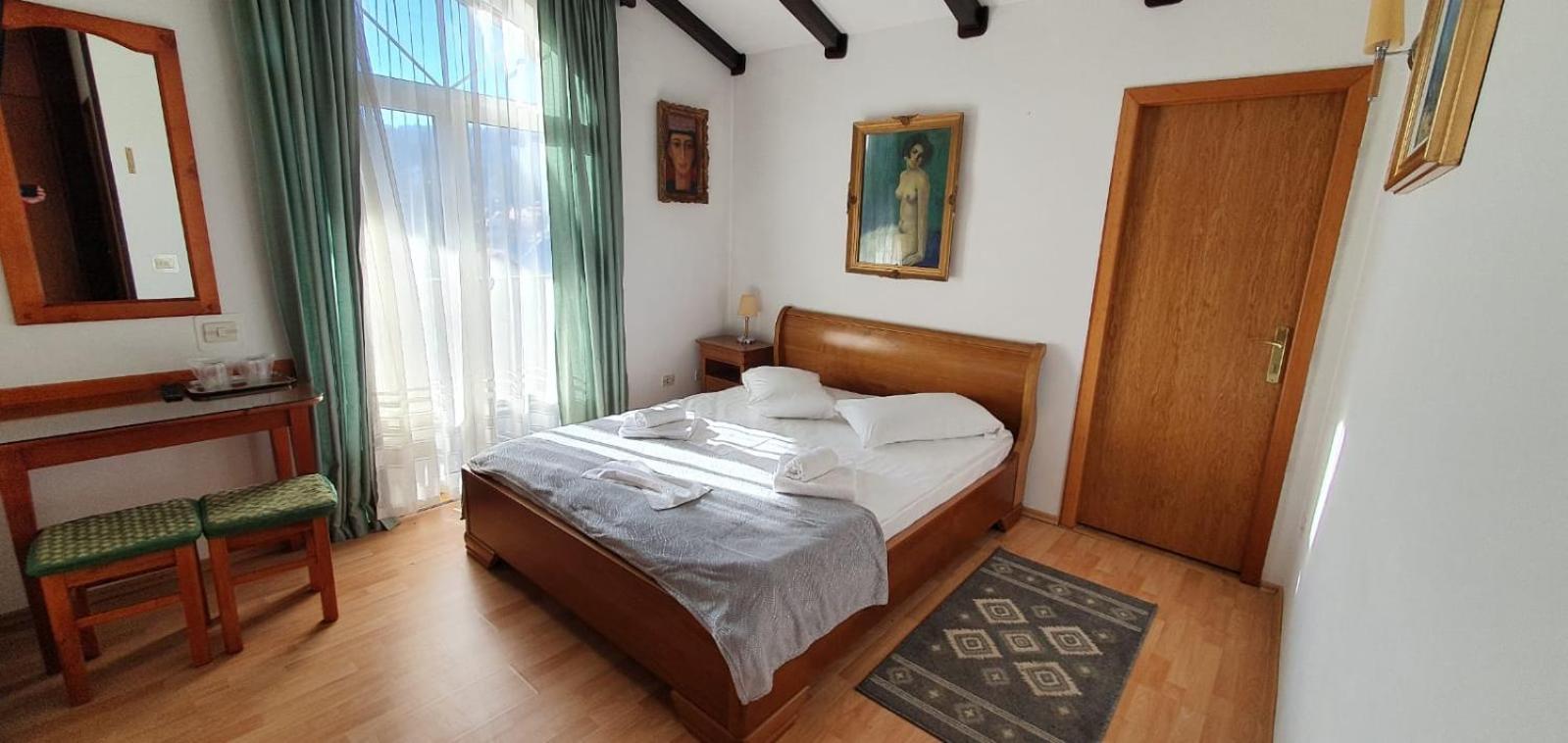 Deluxe Double Room with Balcony - Photo 3