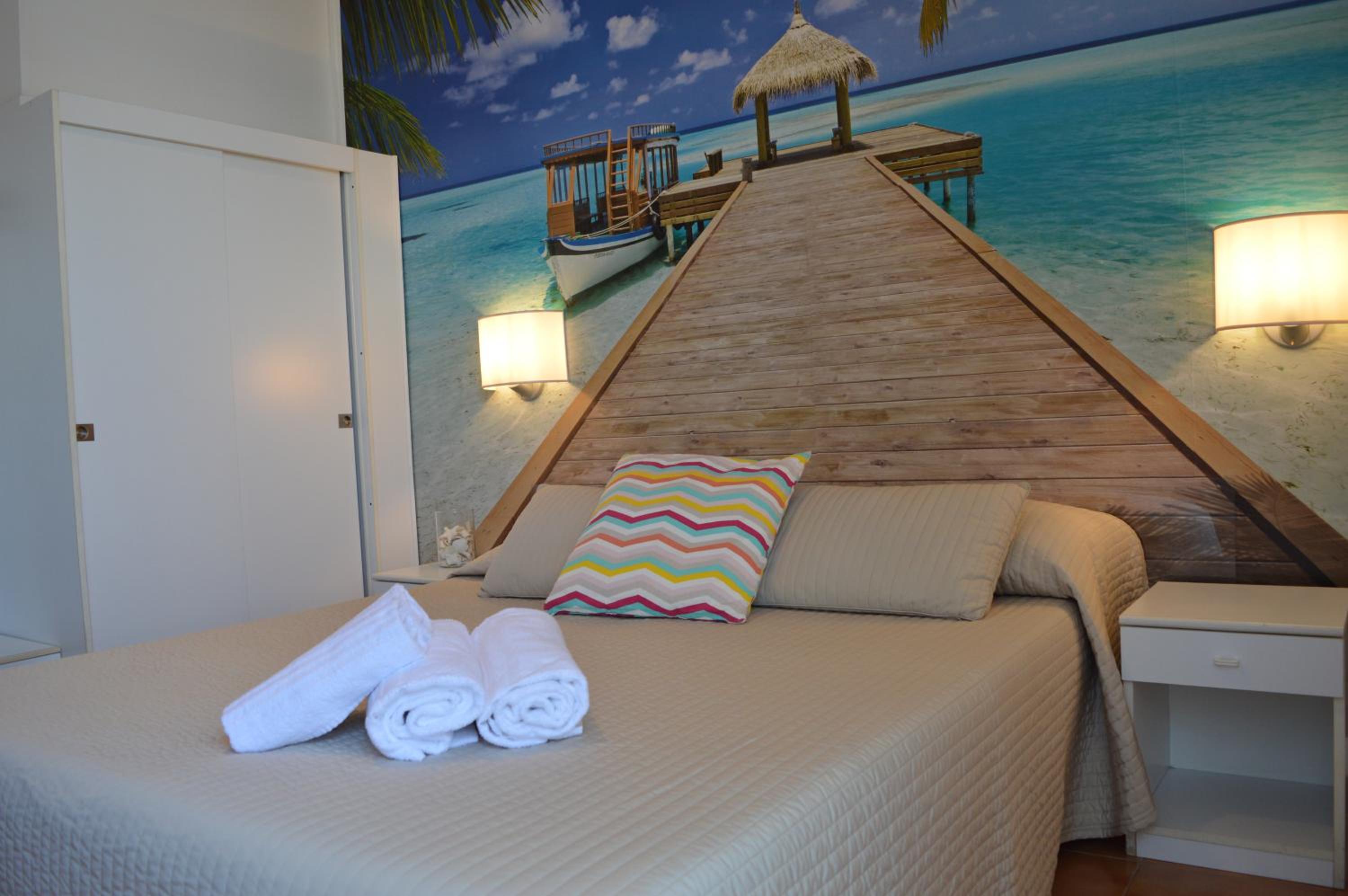 Double Room - Photo 7