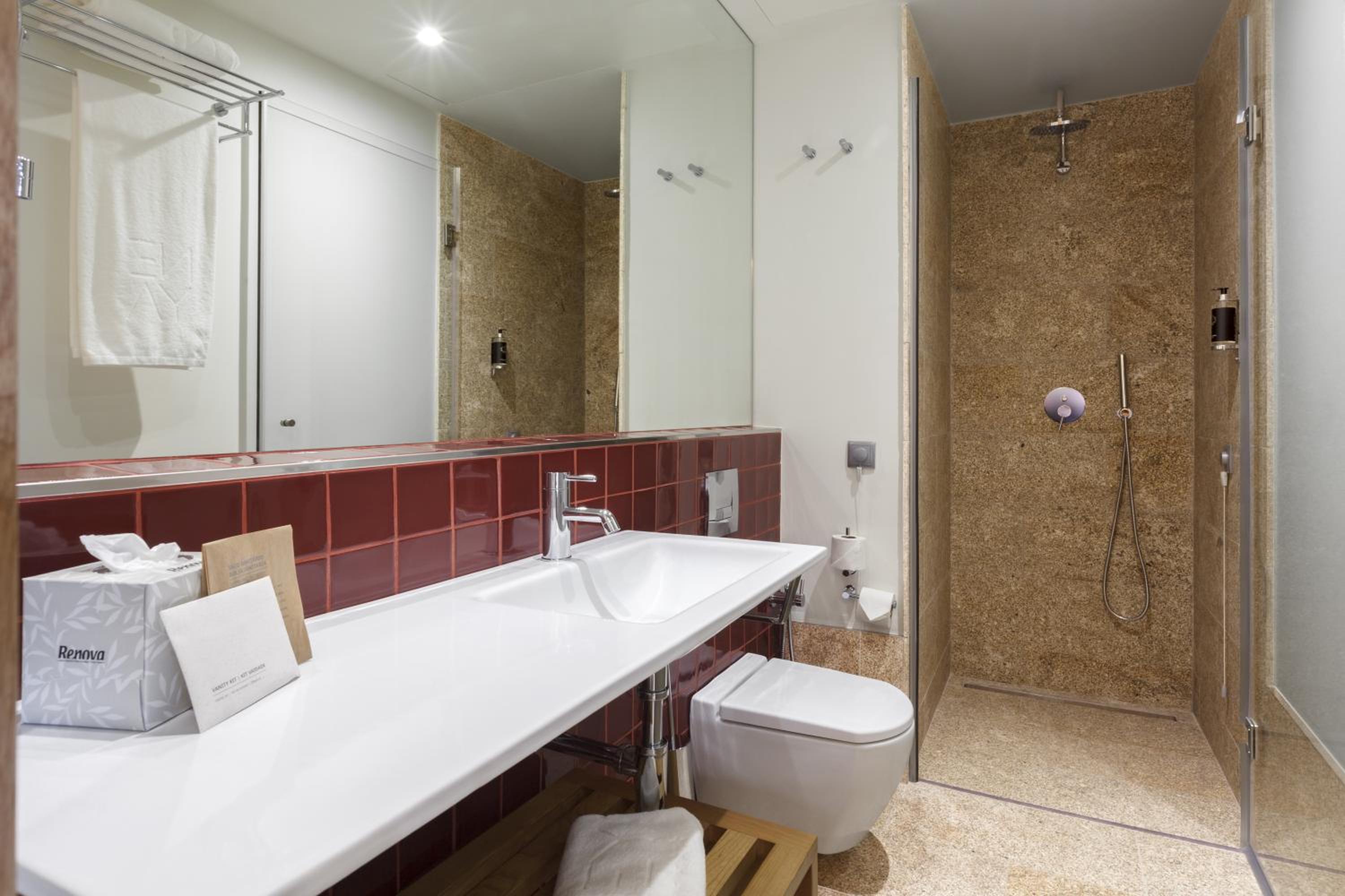Double Room - Photo 7