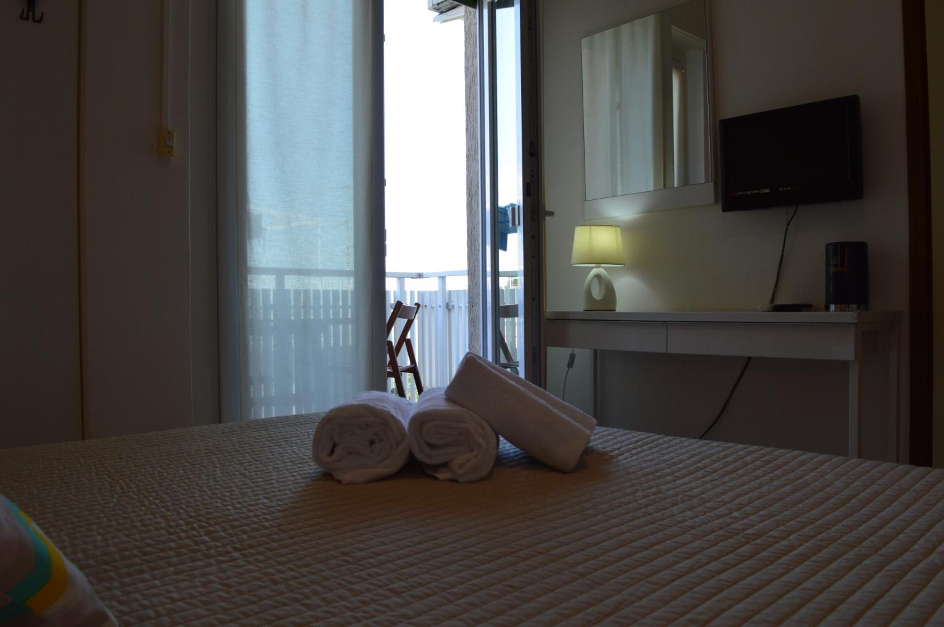 Double Room - Photo 3