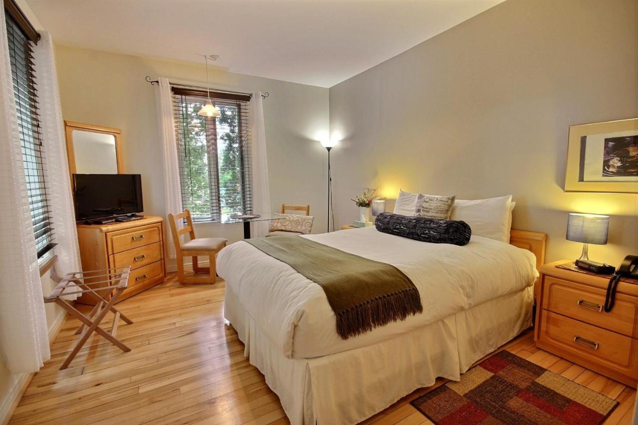 Queen Room photo 2