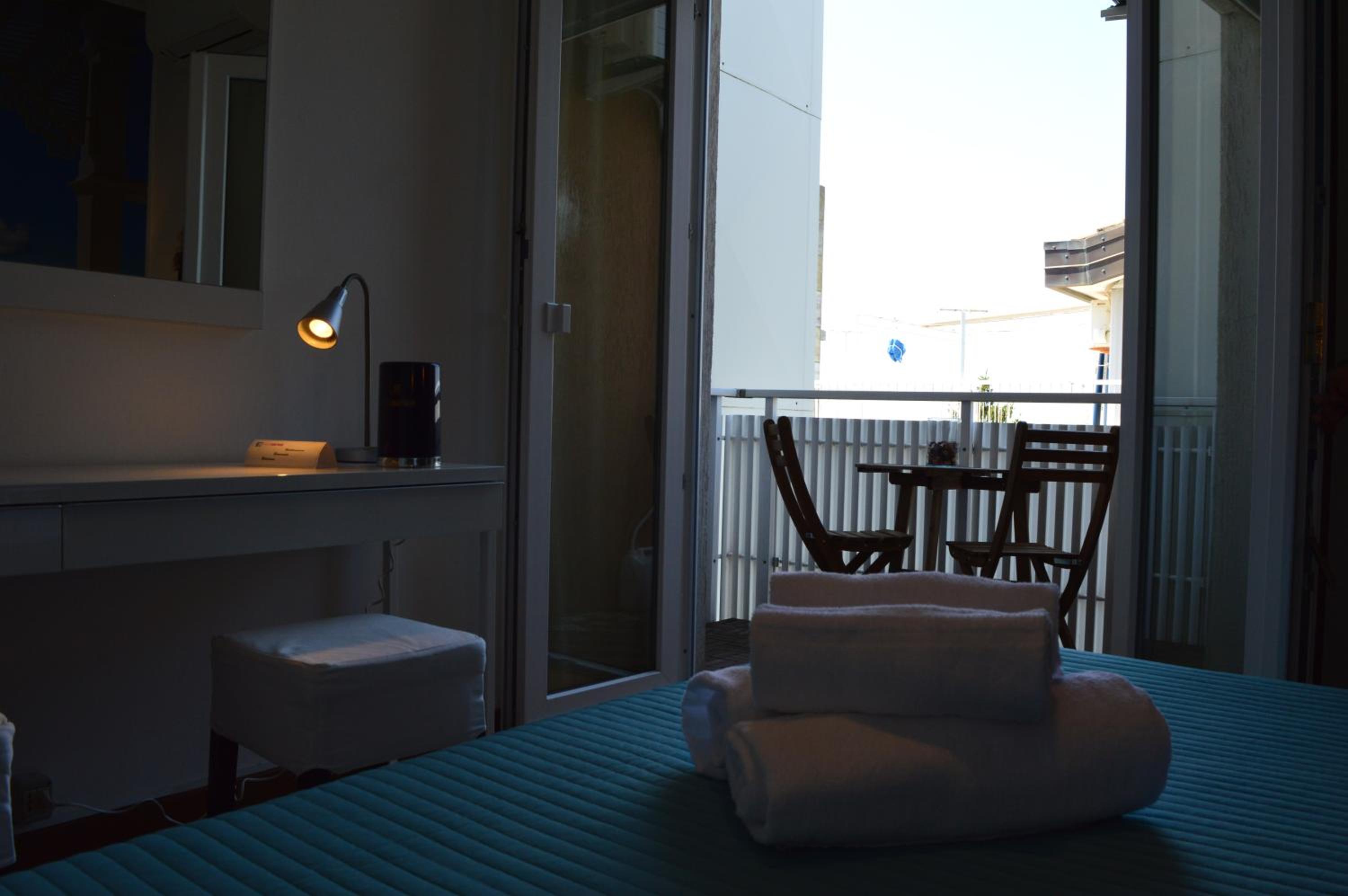 Double Room - Photo 13