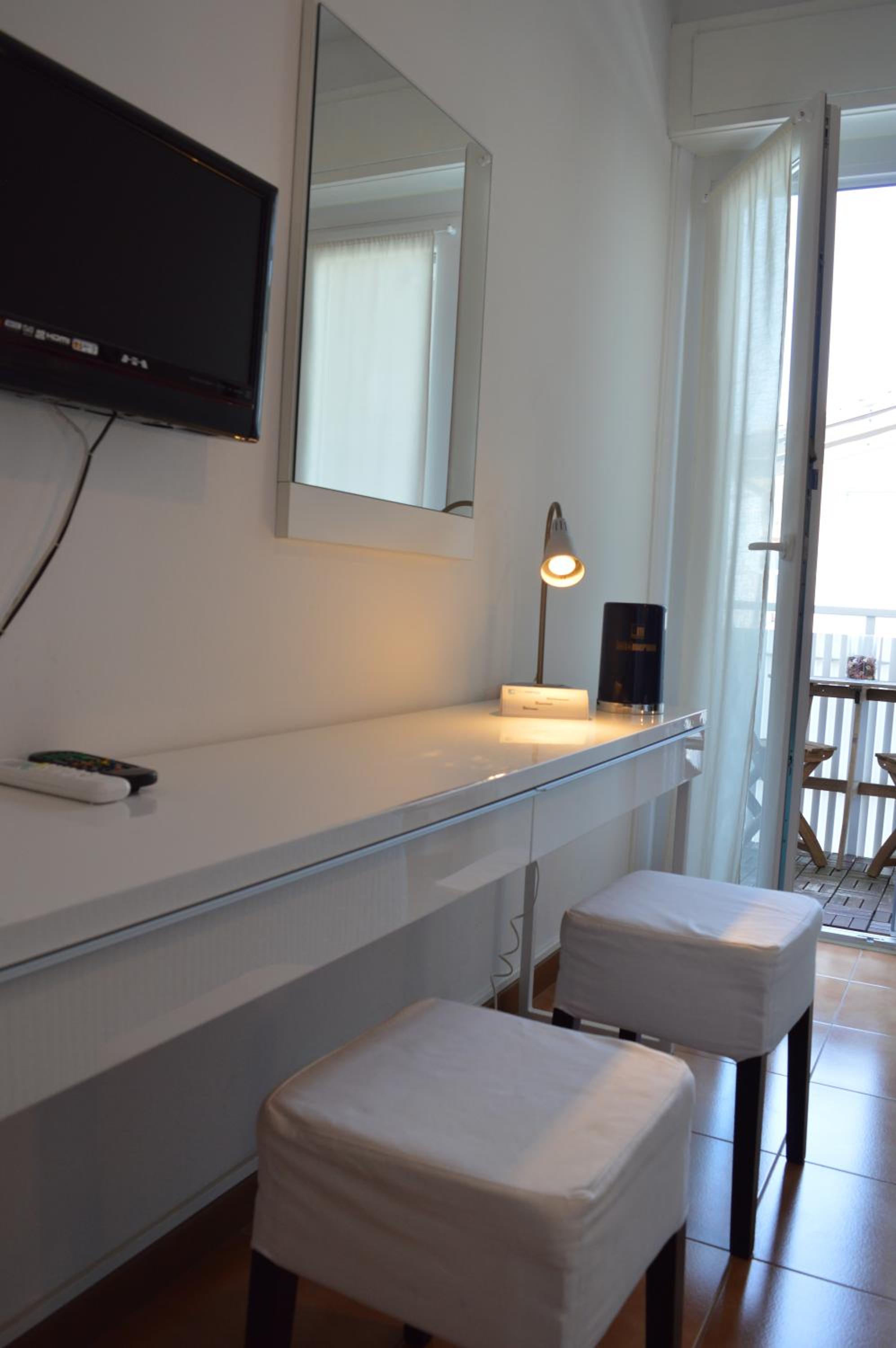 Double Room - Photo 12