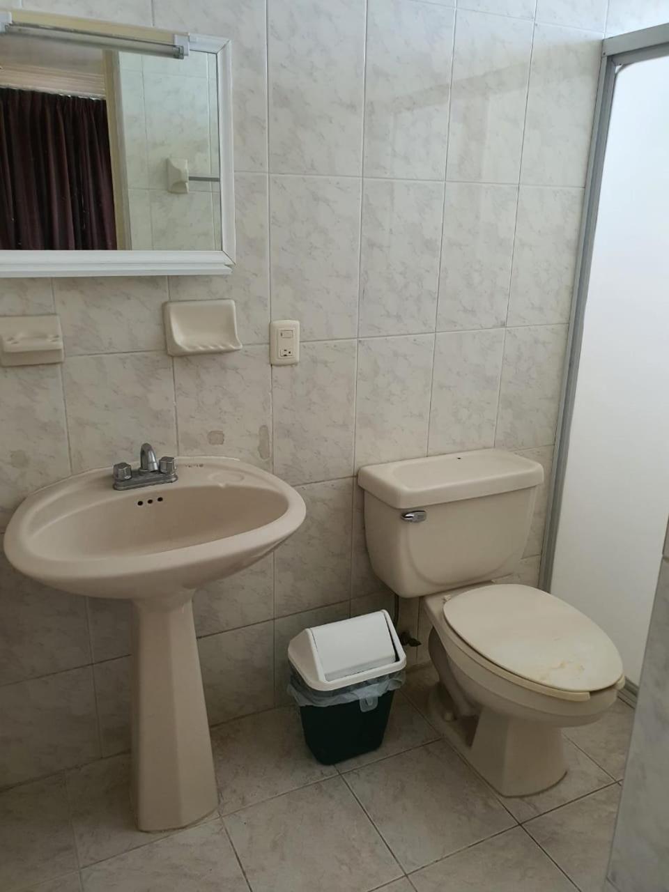 Double Room - Photo 2