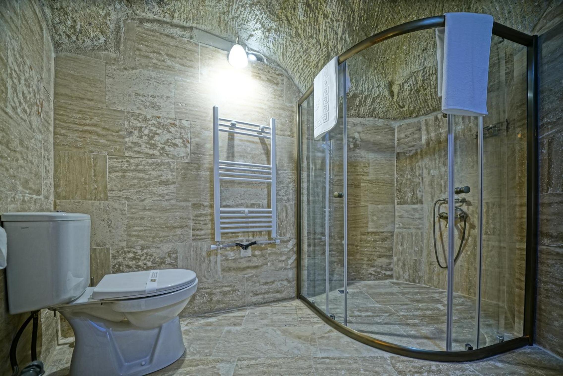 Deluxe Room - Photo 8