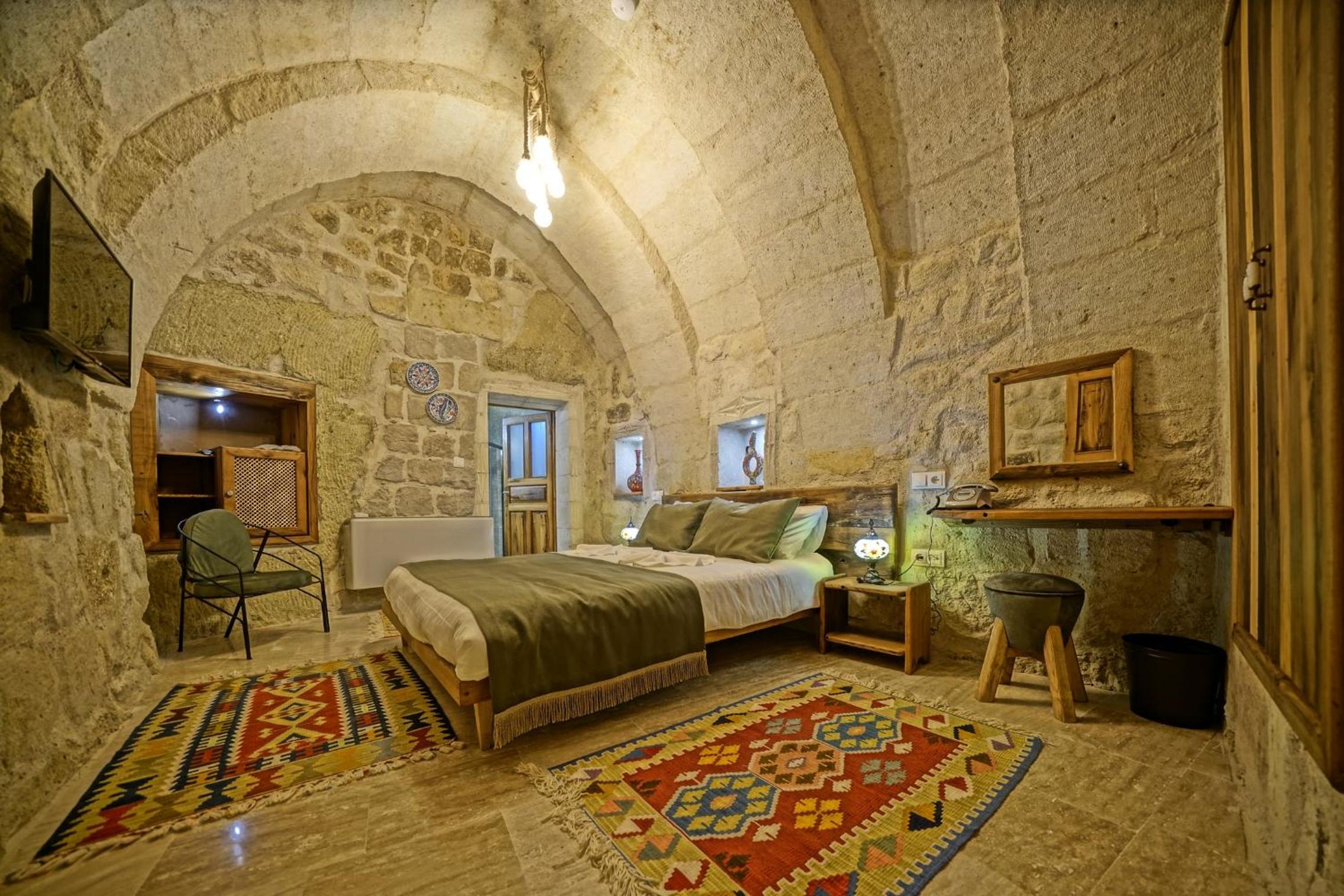Deluxe Room - Photo 1
