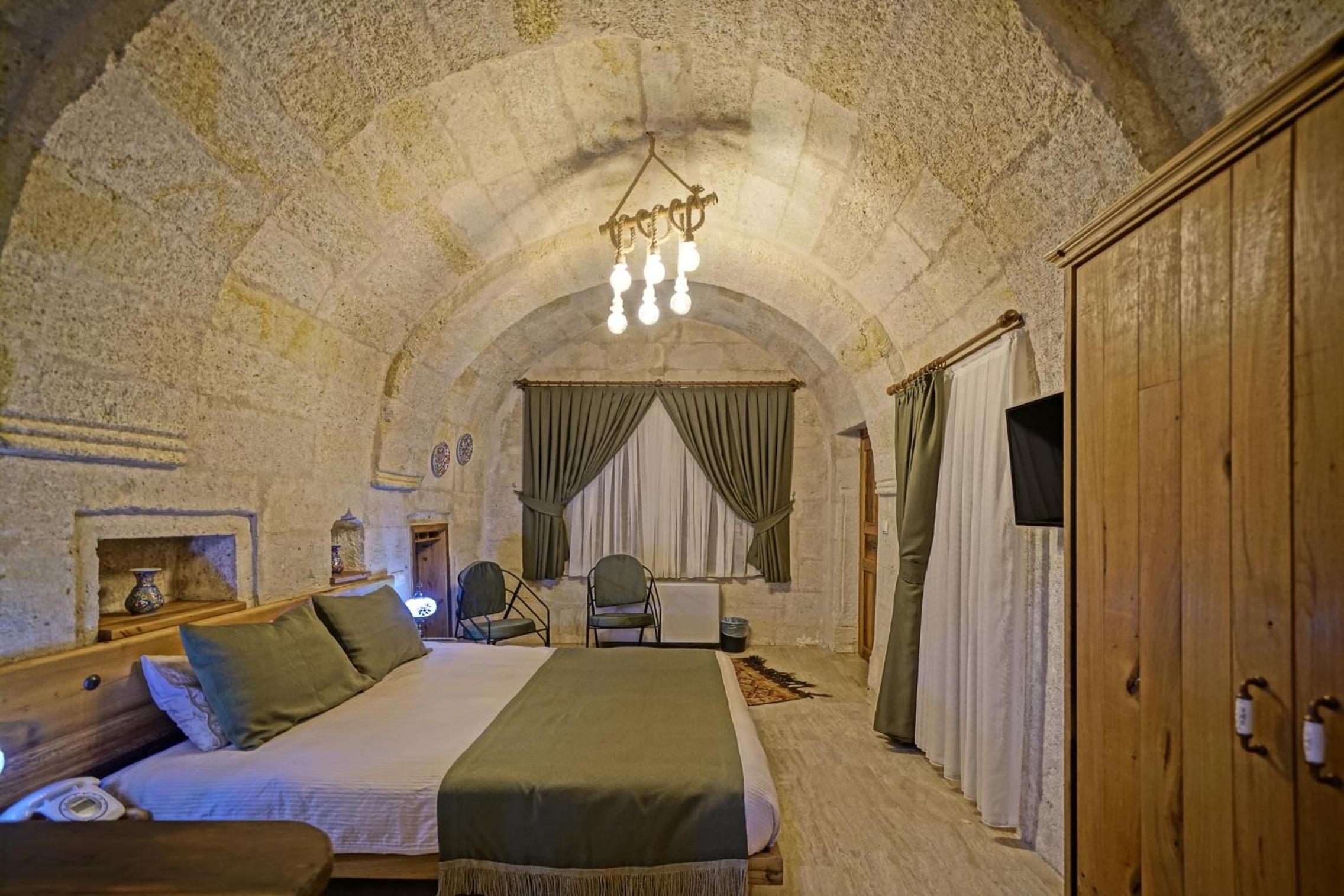 Deluxe Double Room - Photo 8