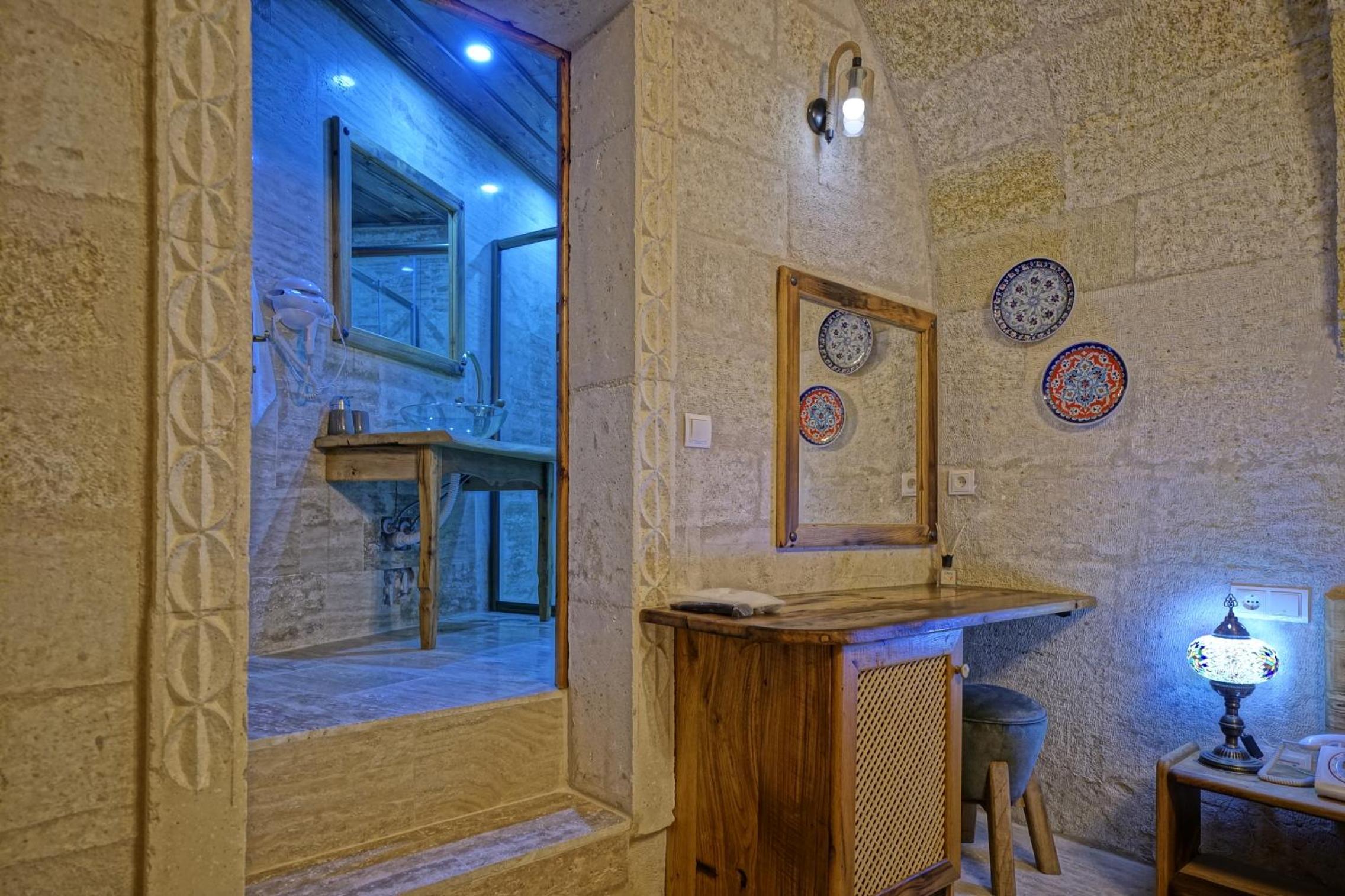 Deluxe Double Room - Photo 7