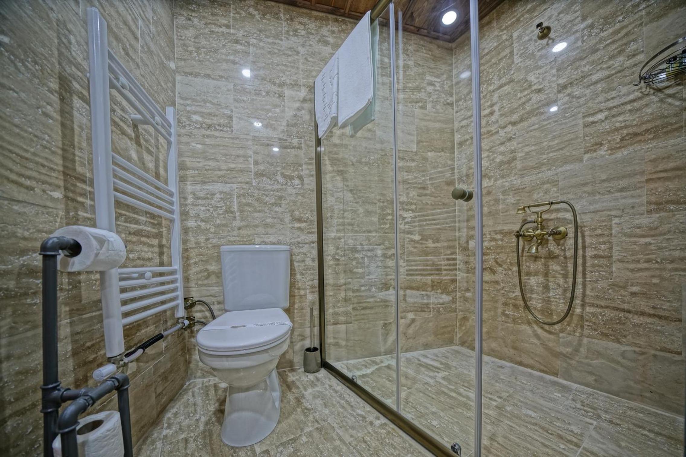 Standard Double Room - Photo 5