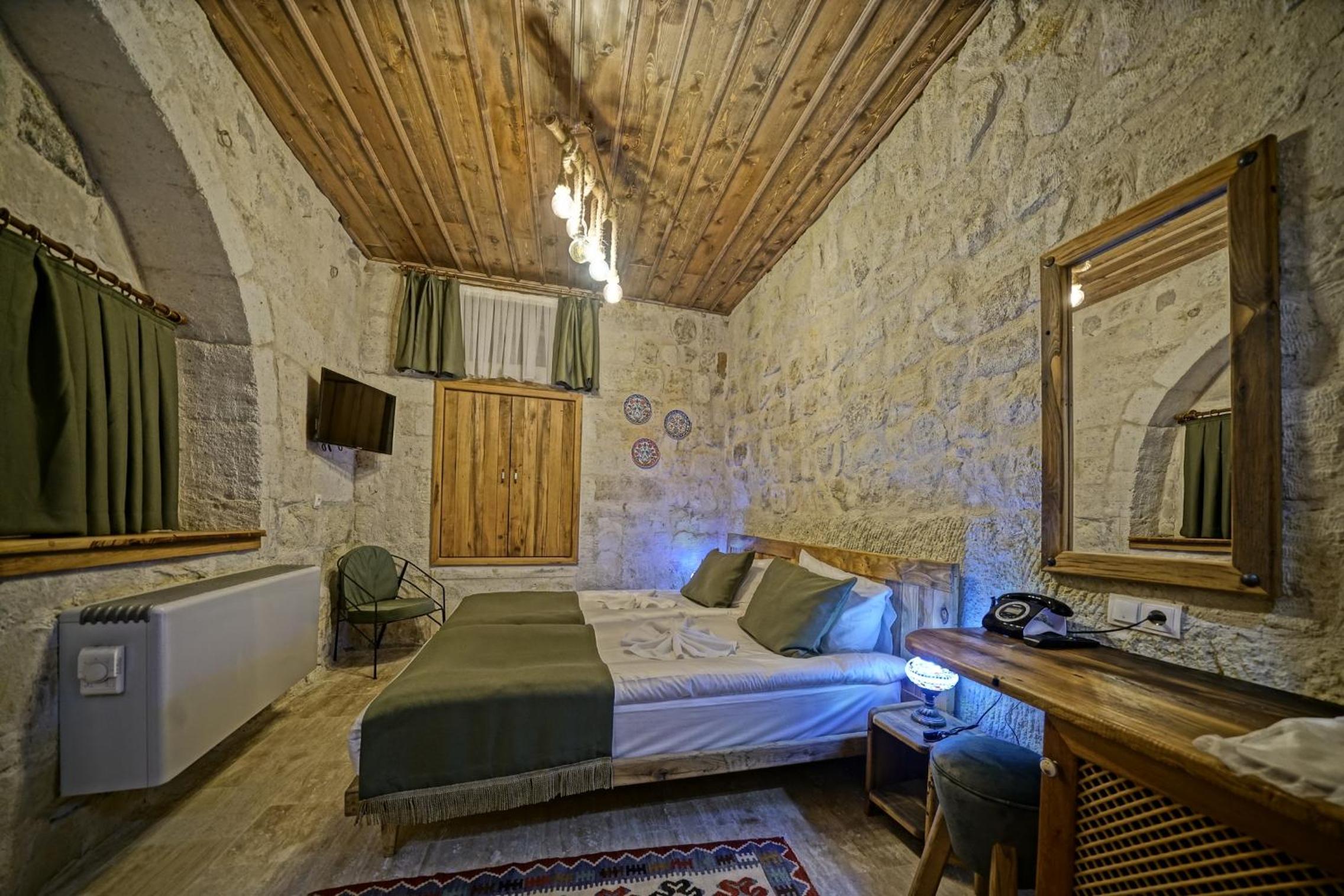 Standard Double Room - Photo 6