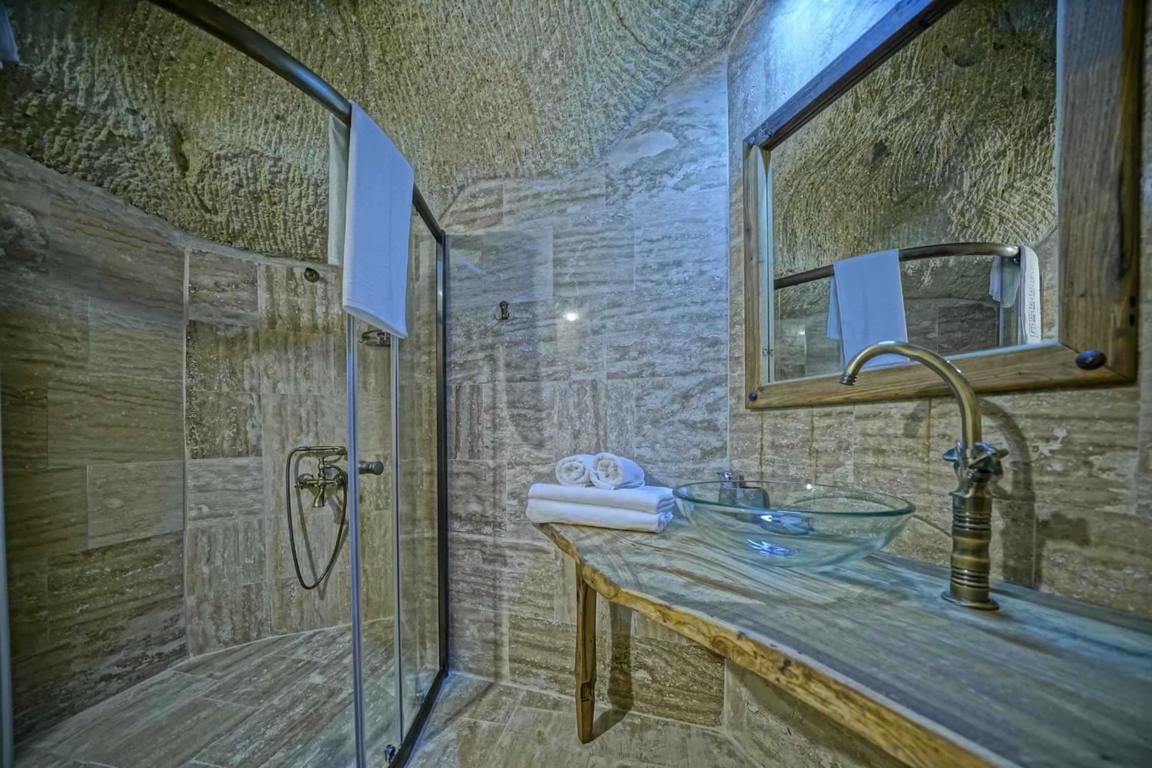 Deluxe Room - Photo 3