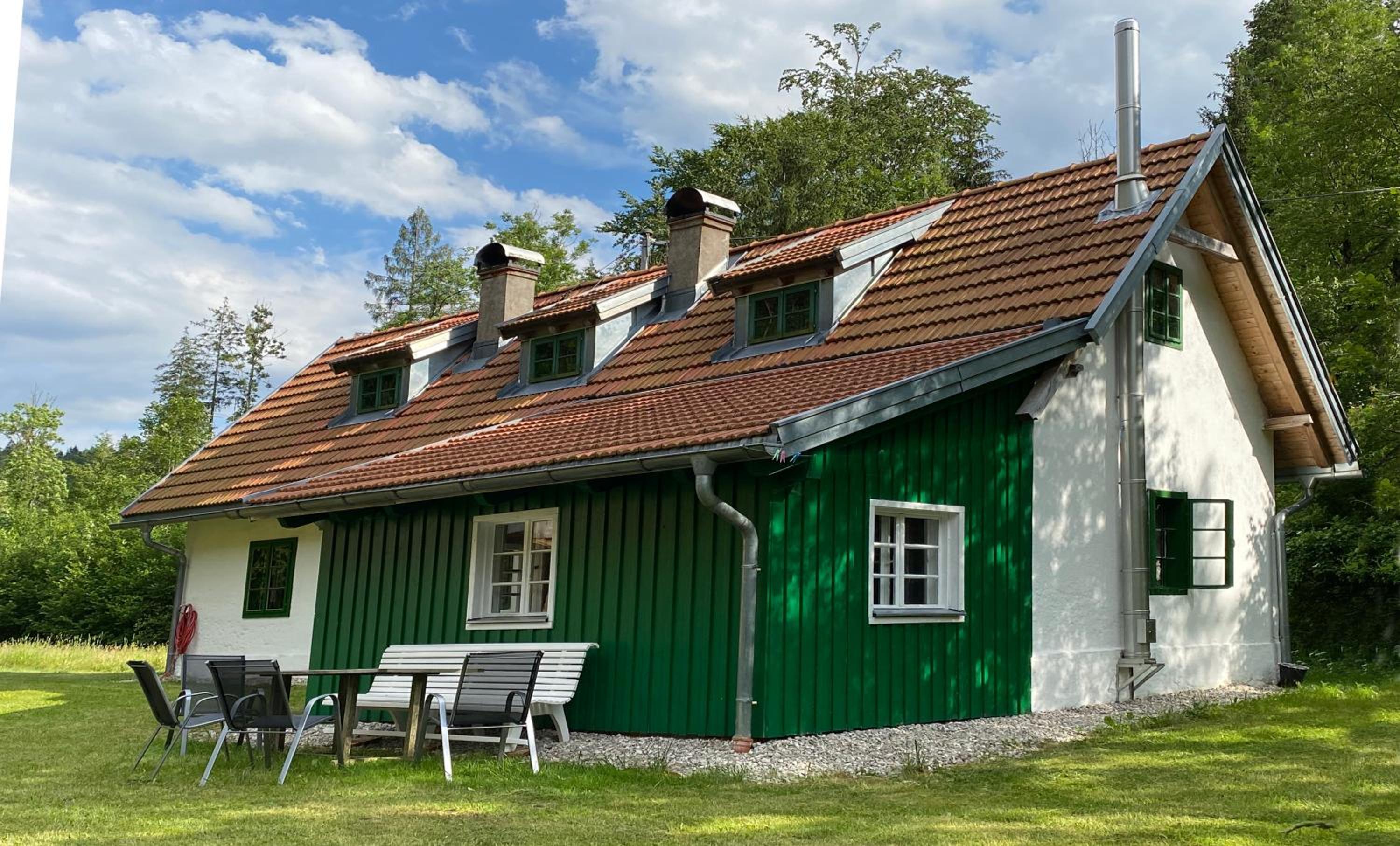 Three-Bedroom House photo 3