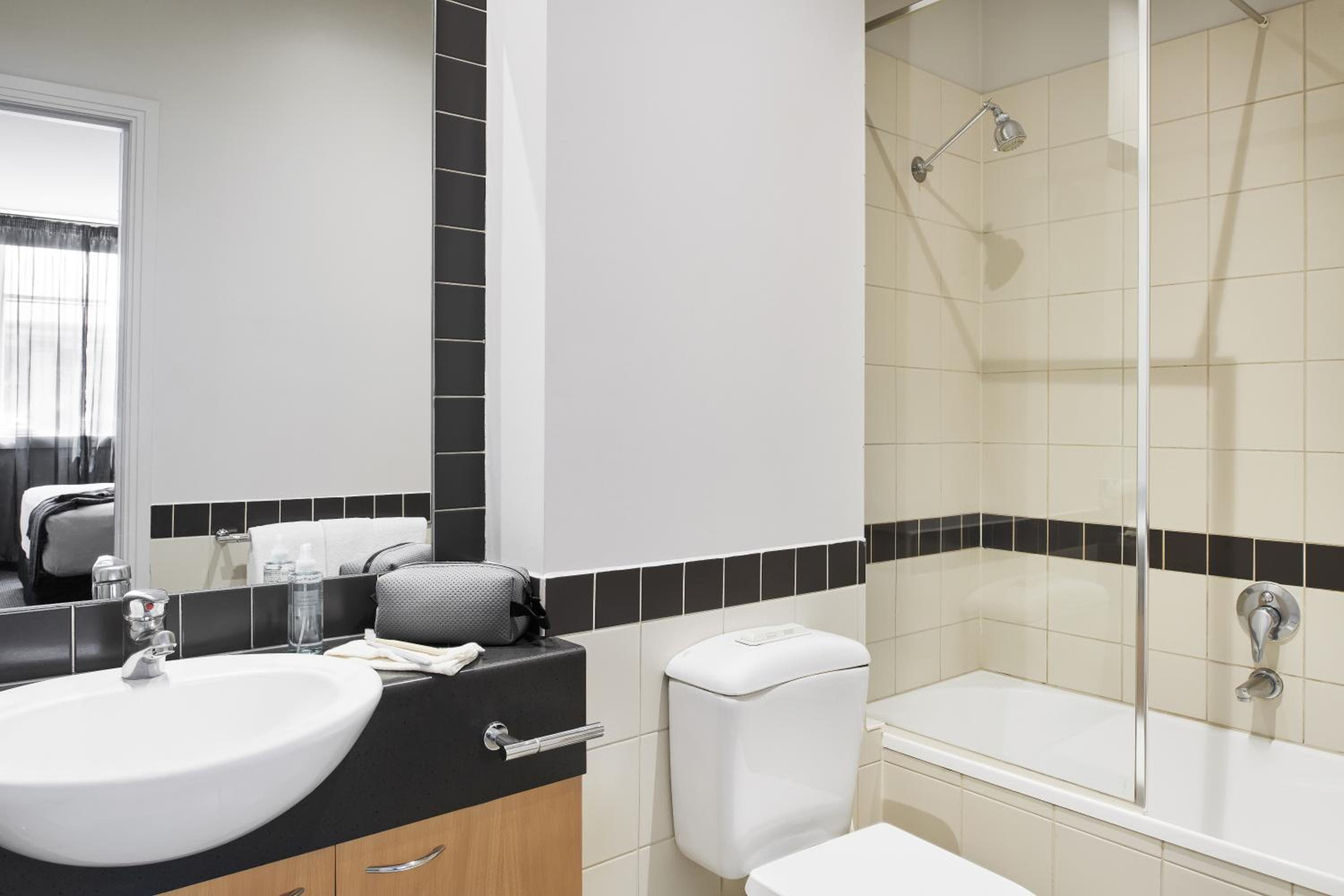 One Bedroom Apartment - Photo 4