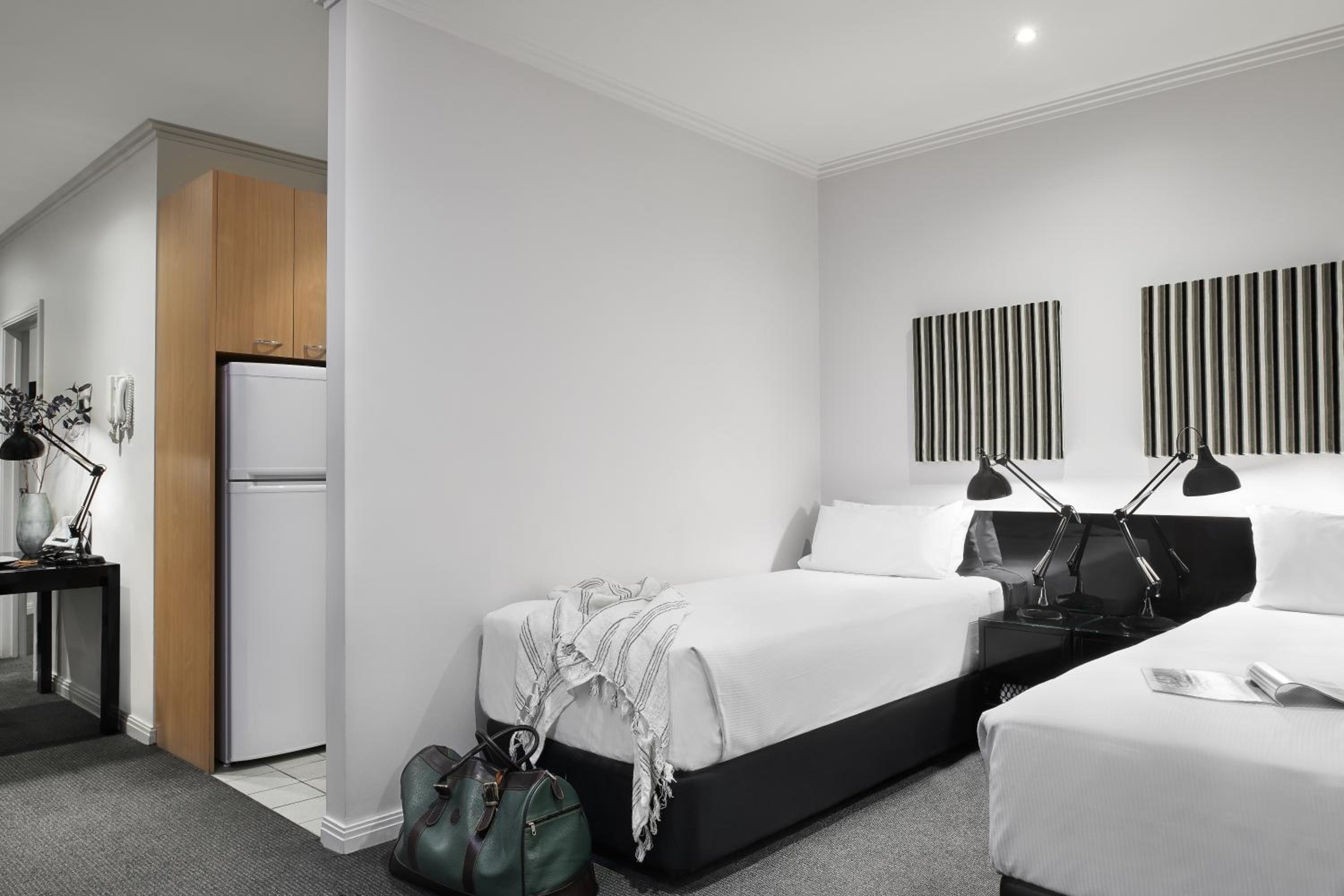 Two Bedroom Apartment - Open Plan - Photo 4