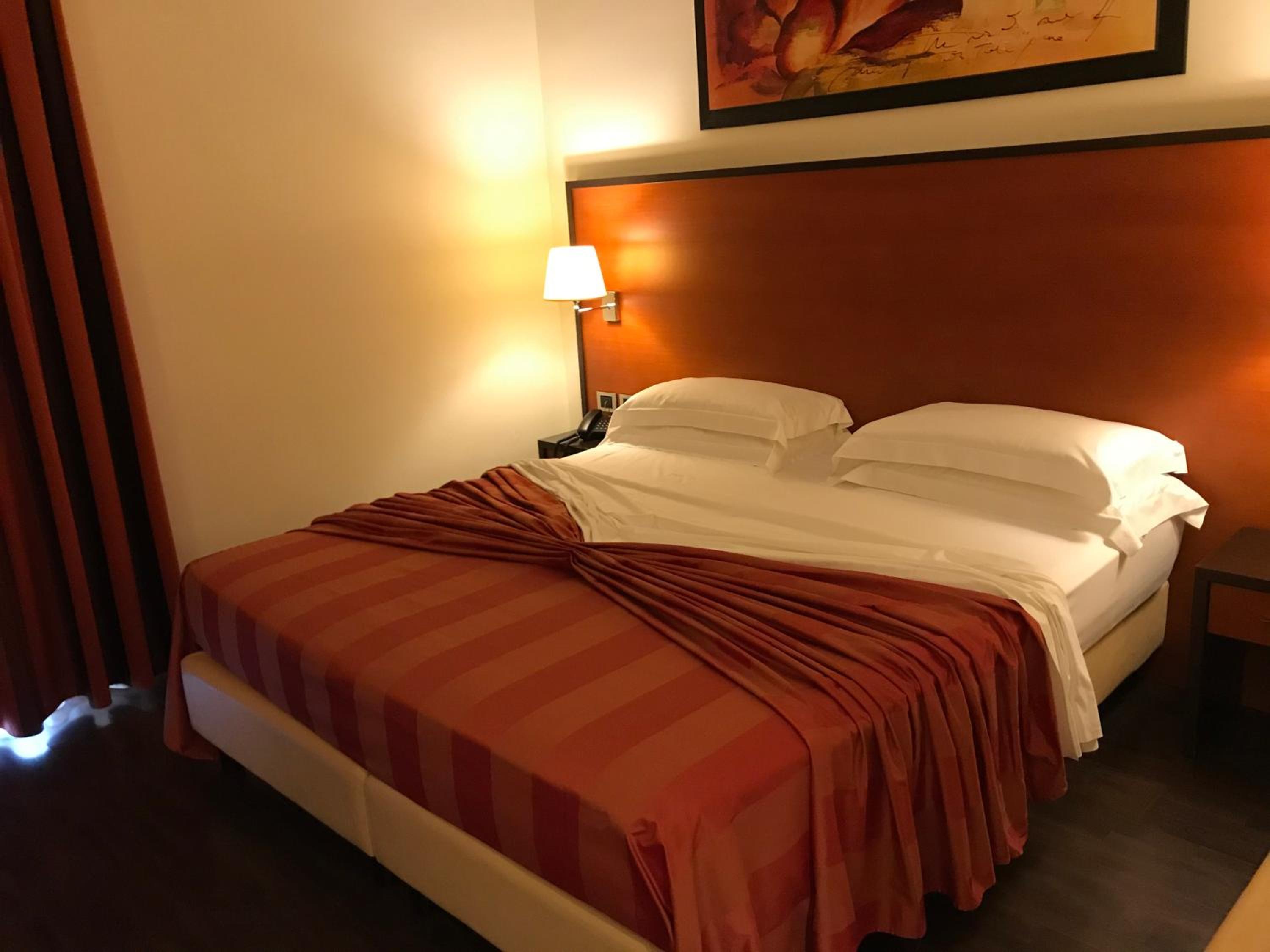 Standard Double Room - Photo 13