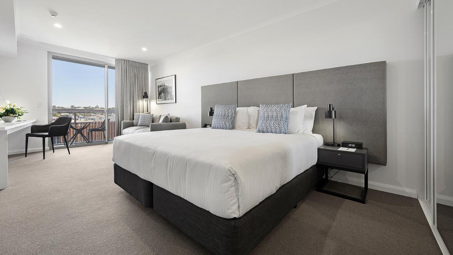 Three-Bedroom Suite - Dual Key  - Photo 36