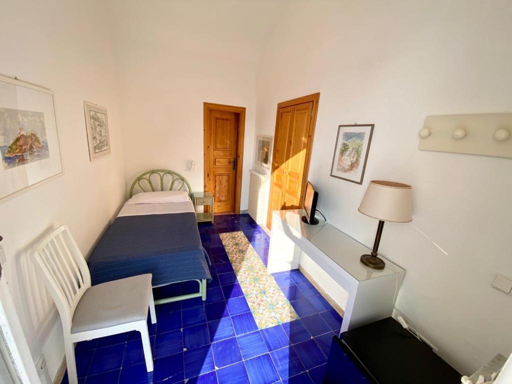 Single Room with Terrace and Sea View