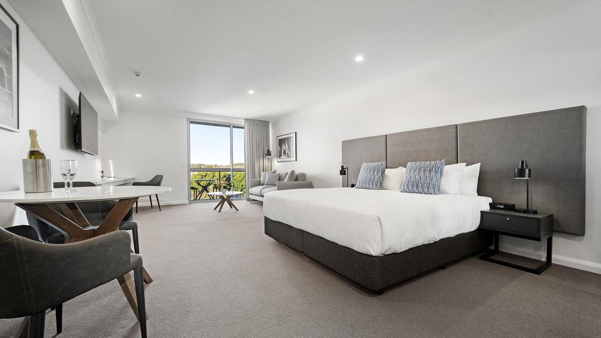 Two-Bedroom Suite - Dual Key - Photo 18