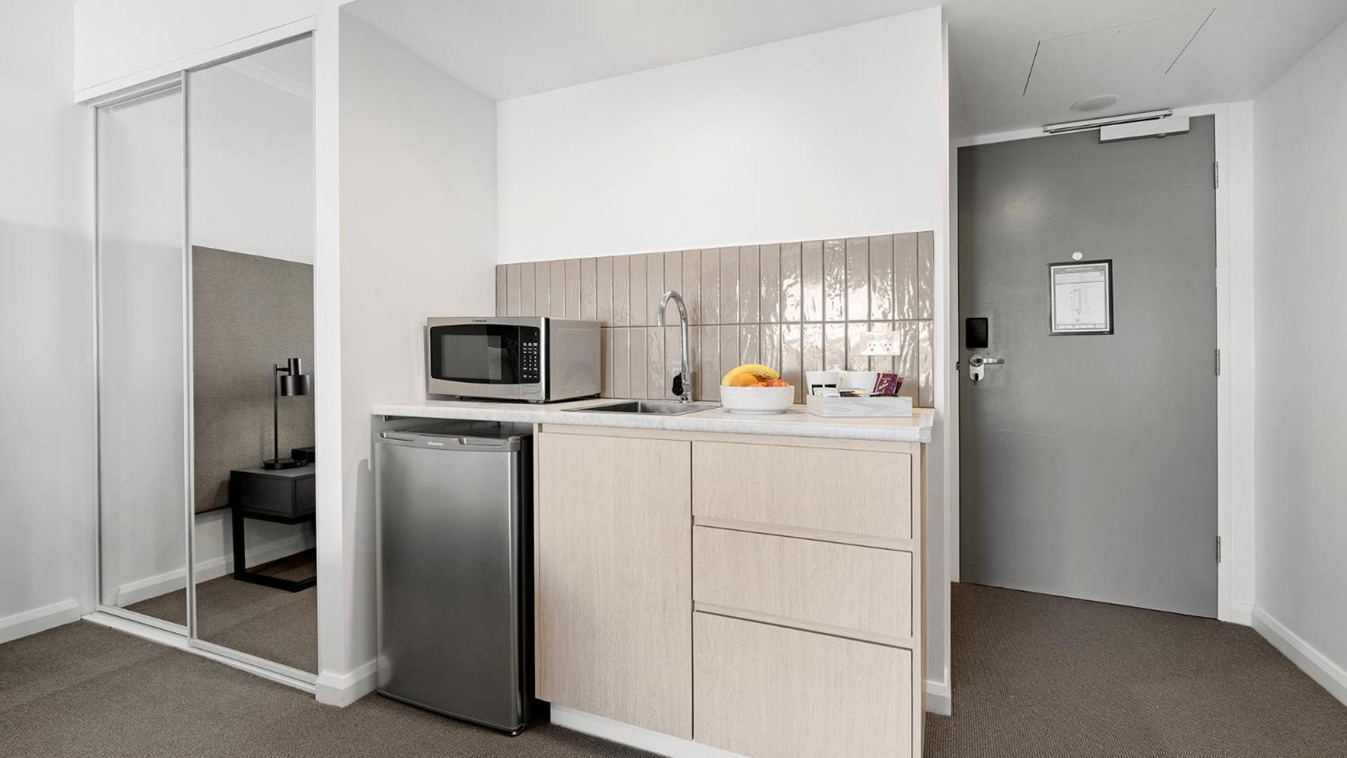 Two-Bedroom Suite - Dual Key - Photo 21