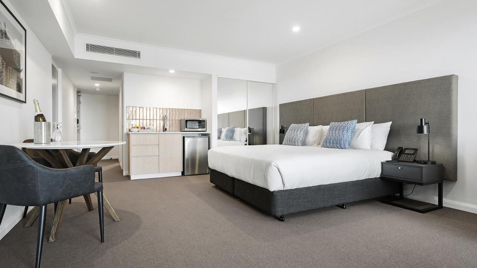 Three-Bedroom Suite - Dual Key  - Photo 31